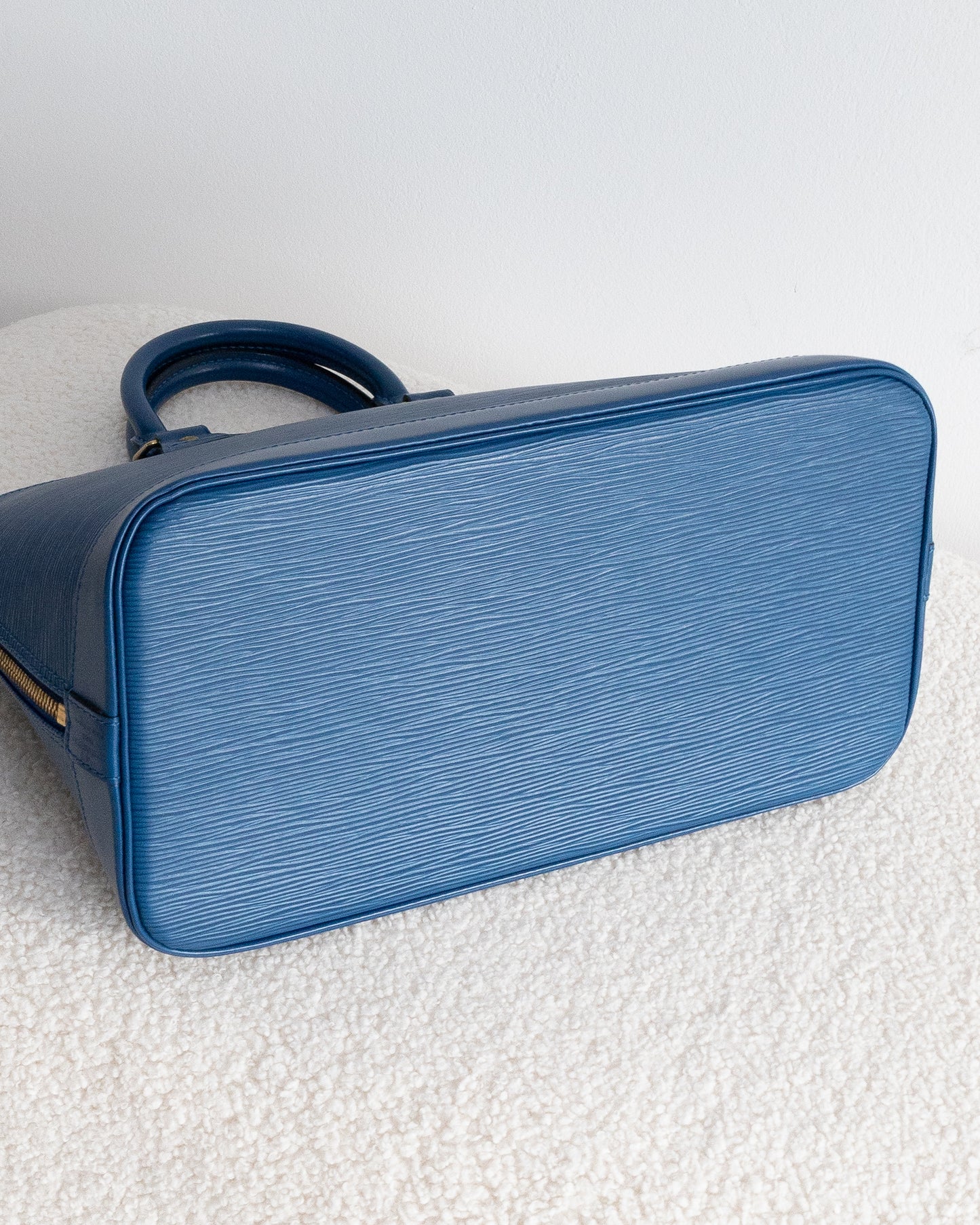 LOUIS VUITTON Alma PM