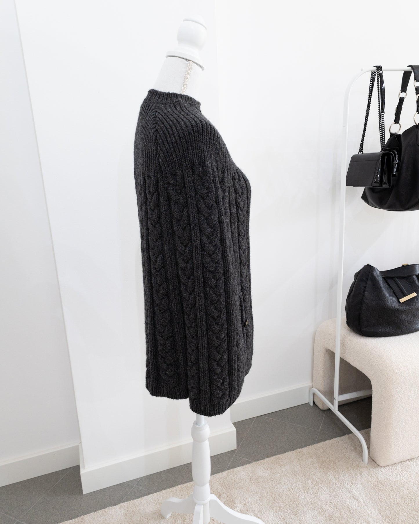 LOUIS VUITTON Poncho M
