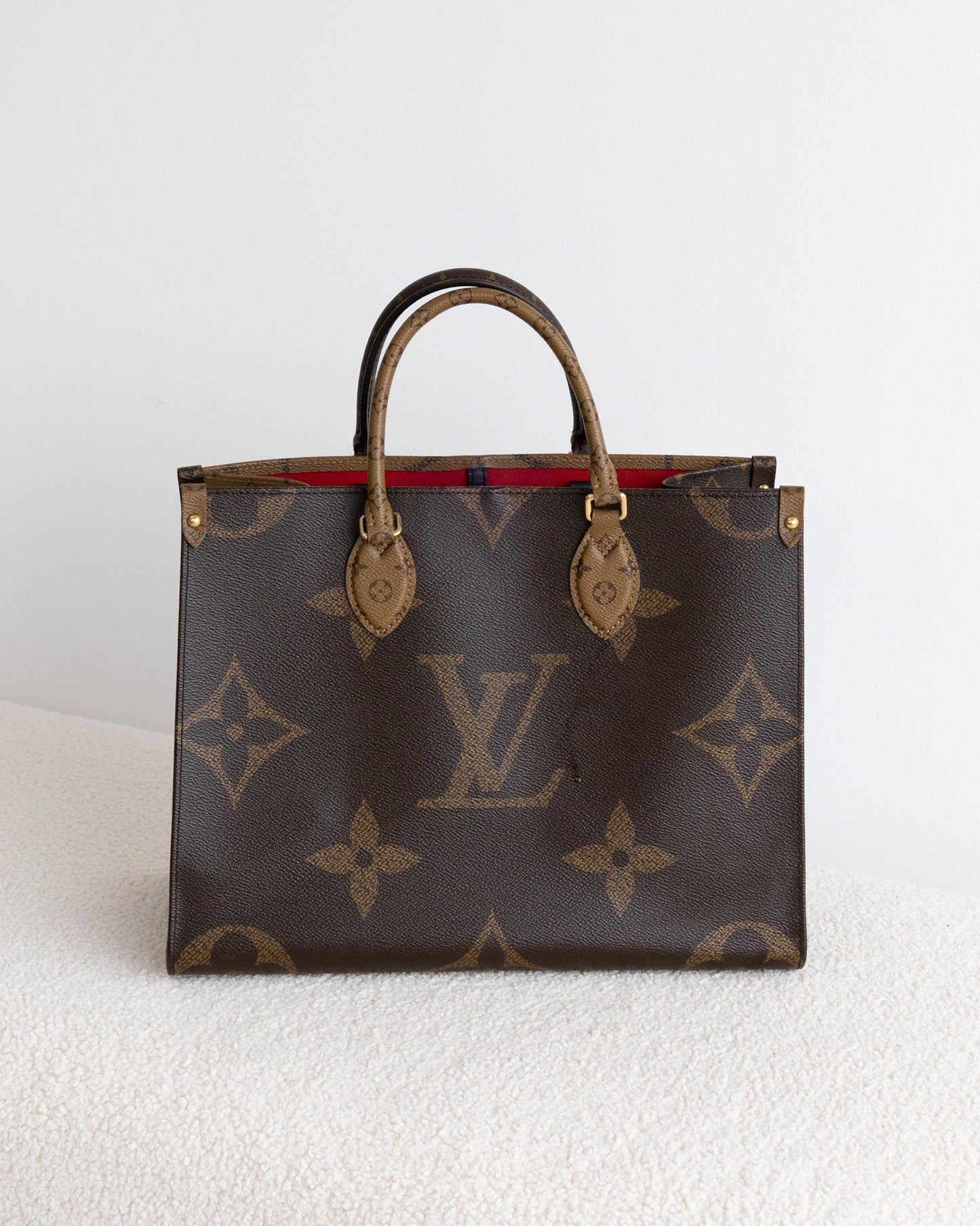 LOUIS VUITTON OnTheGo MM