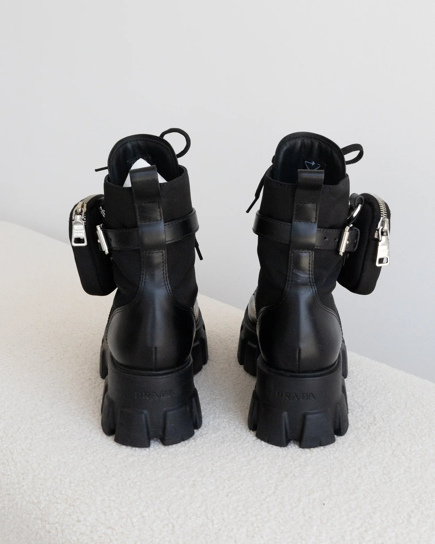 PRADA Monolith 40