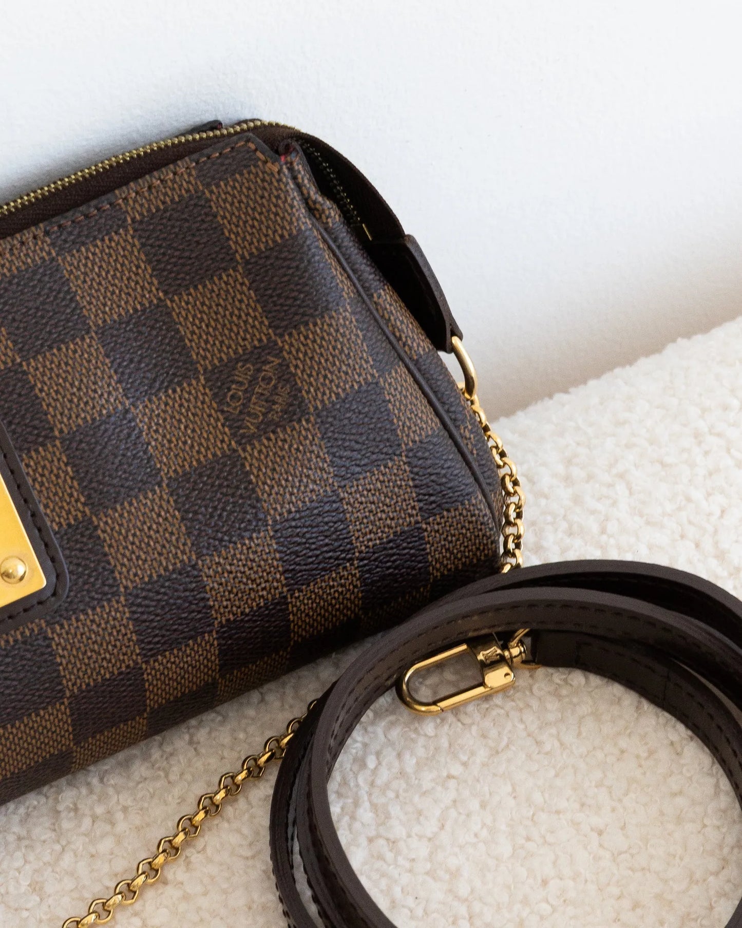 LOUIS VUITTON Eva Pochette