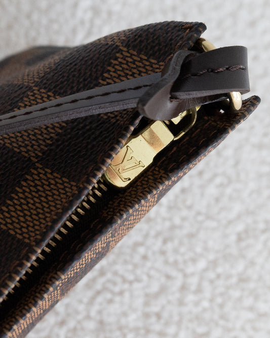 LOUIS VUITTON Pochette Navona