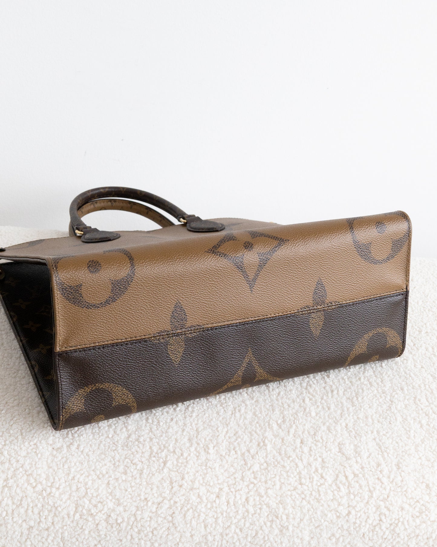 LOUIS VUITTON OnTheGo MM