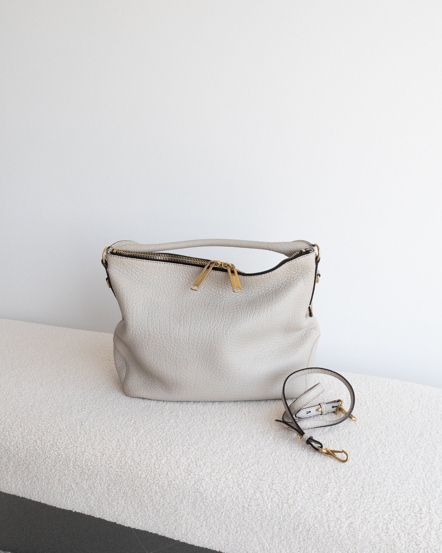 BURBERRY Tote Leather