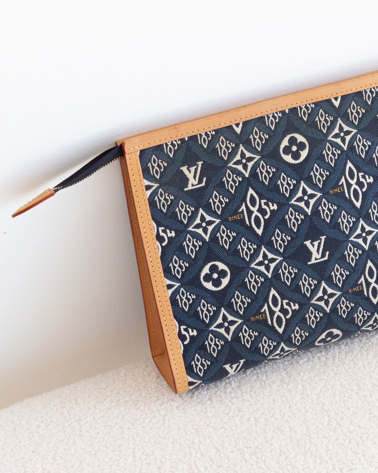 LOUIS VUITTON Pouch 26