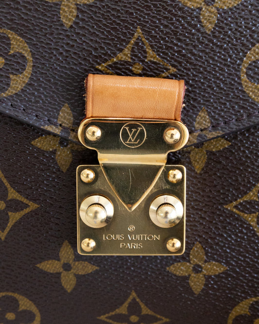 LOUIS VUITON Pochette Metis