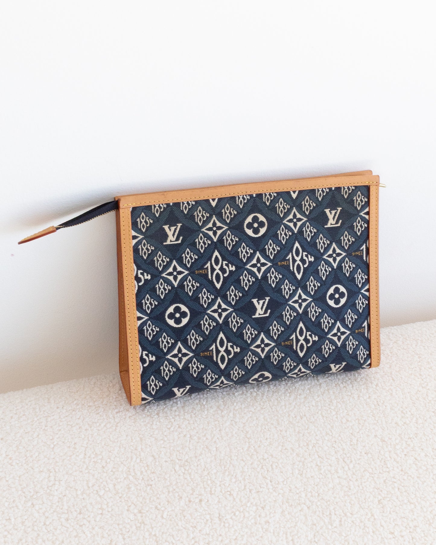 LOUIS VUITTON Pouch 26