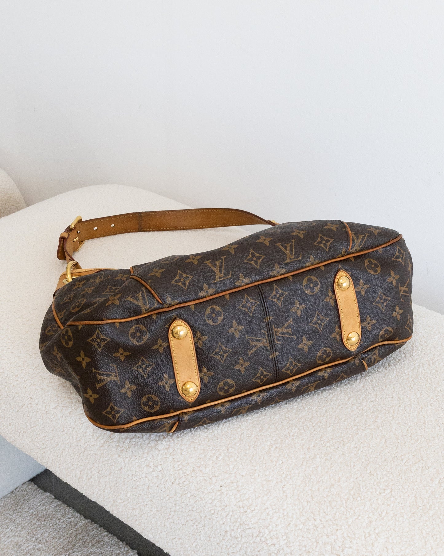 LOUIS VUITTON Galliera