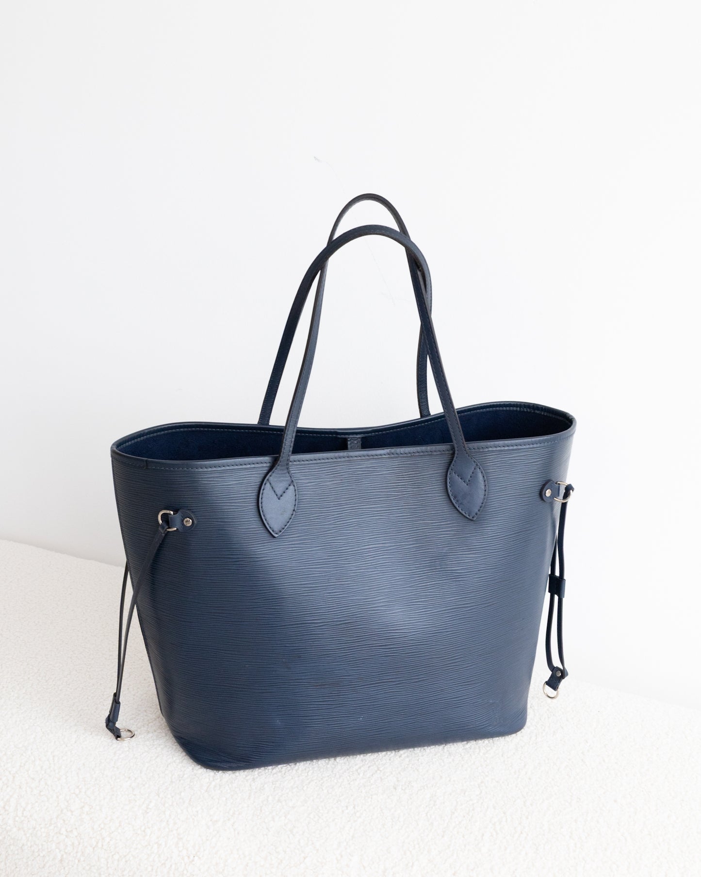 LOUIS VUITTON Neverfull Epi MM