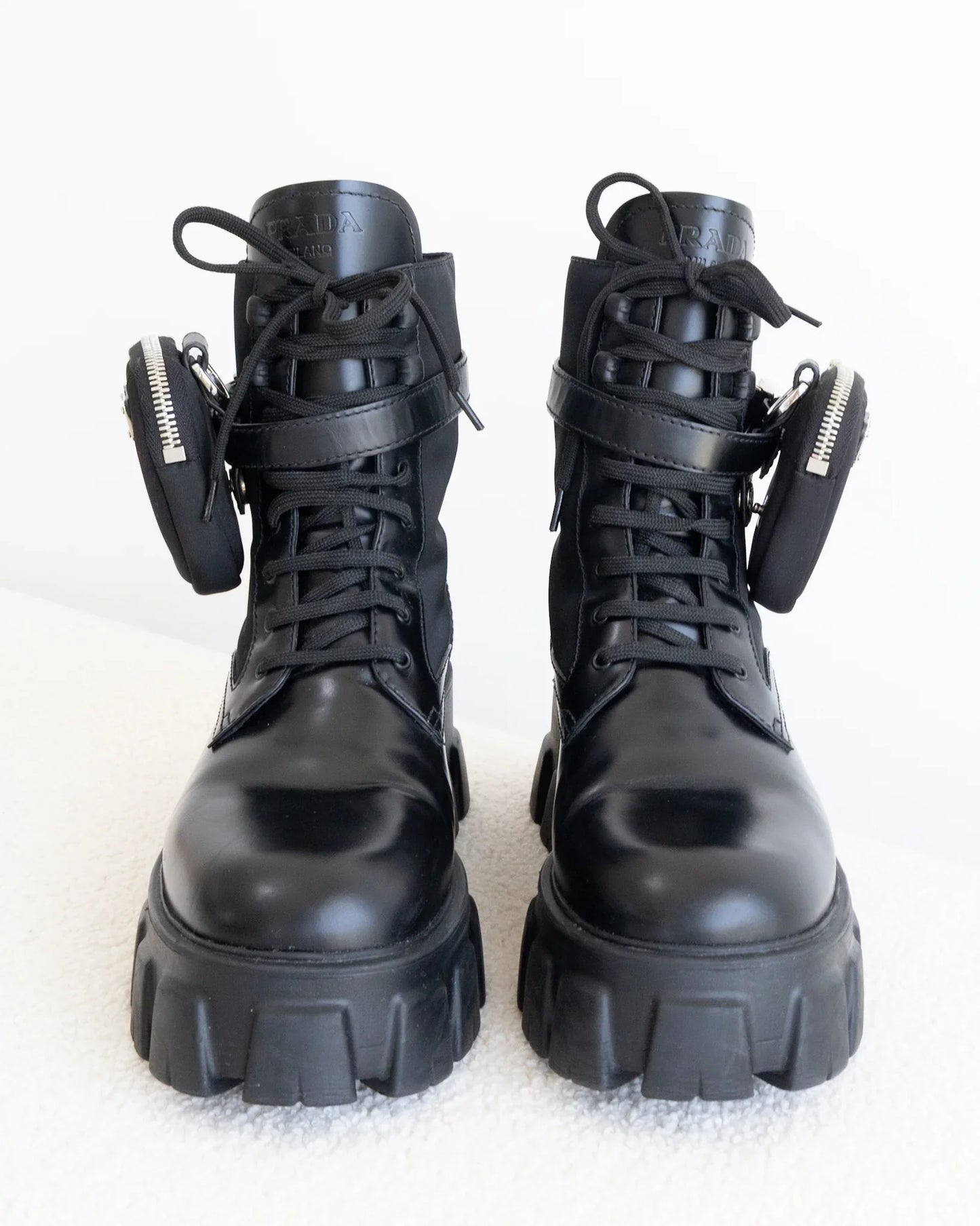PRADA Monolith 40