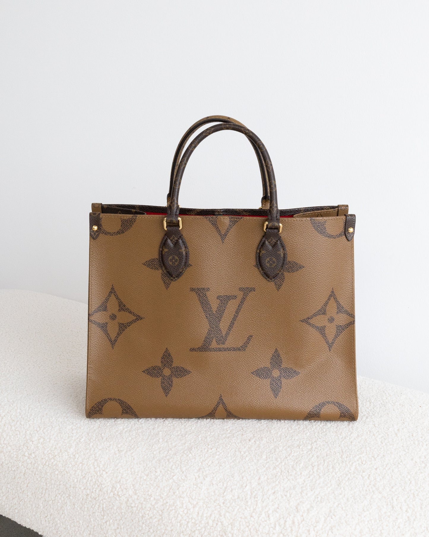 LOUIS VUITTON OnTheGo MM