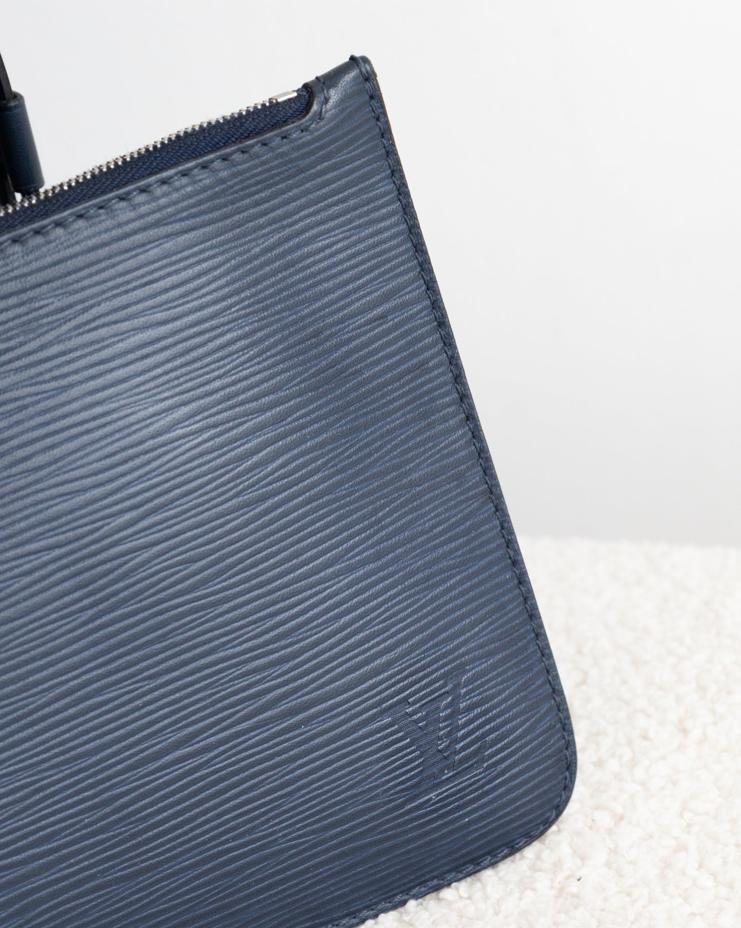 LOUIS VUITTON Neverfull Epi MM