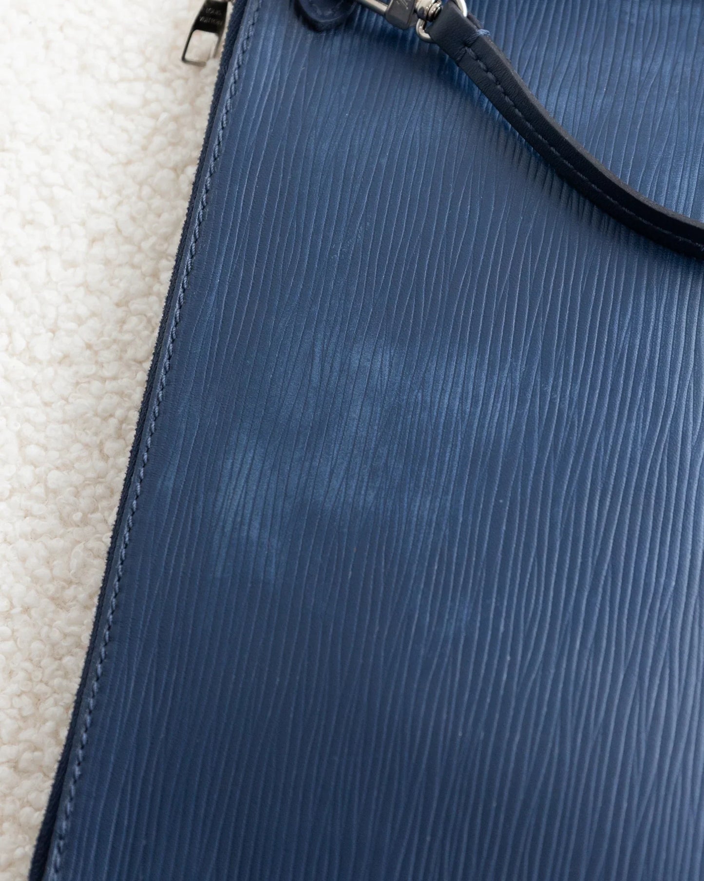 LOUIS VUITTON Neverfull Epi MM