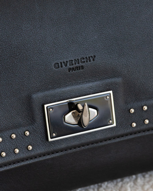 GIVENCHY Medium Shark