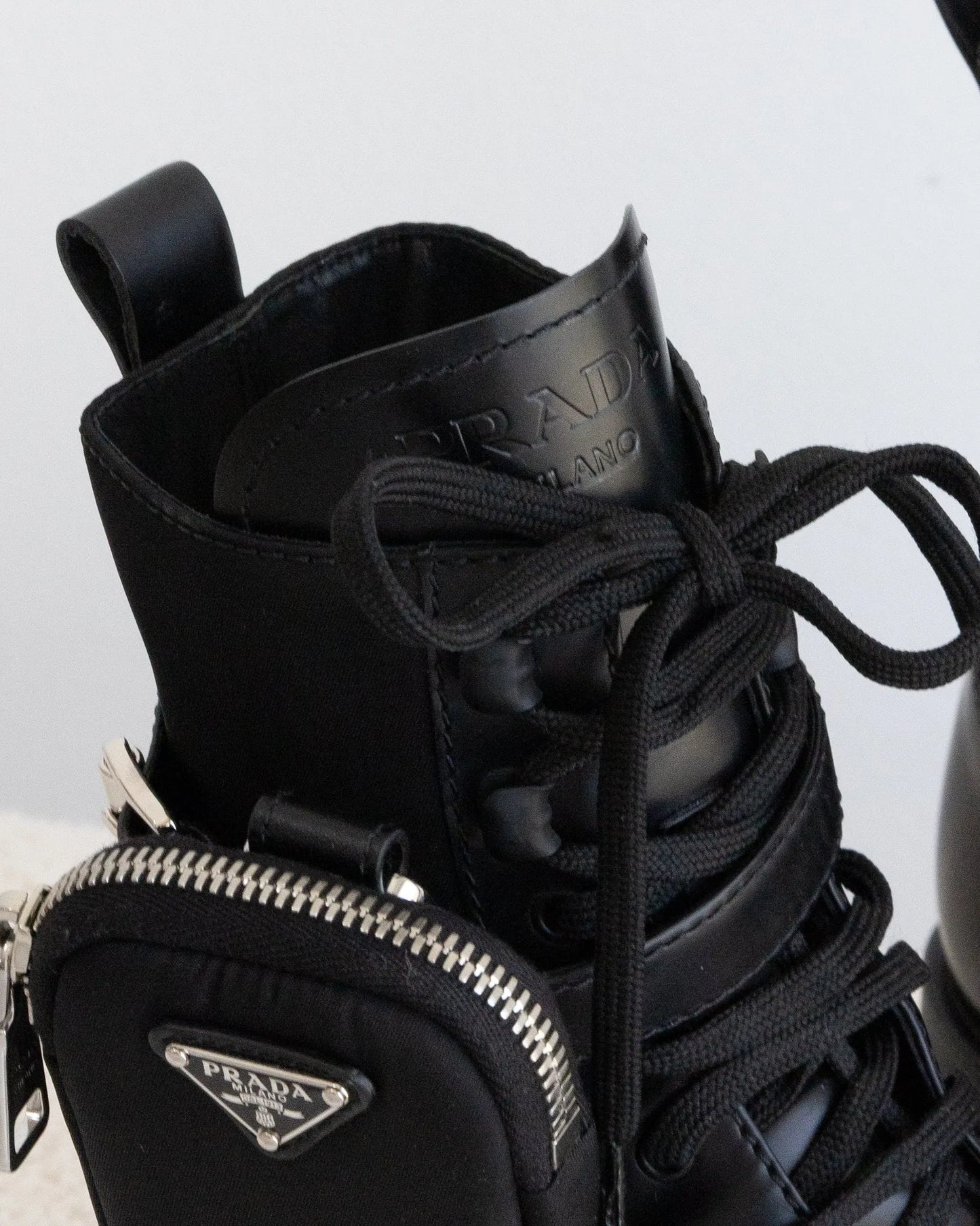 PRADA Monolith 40