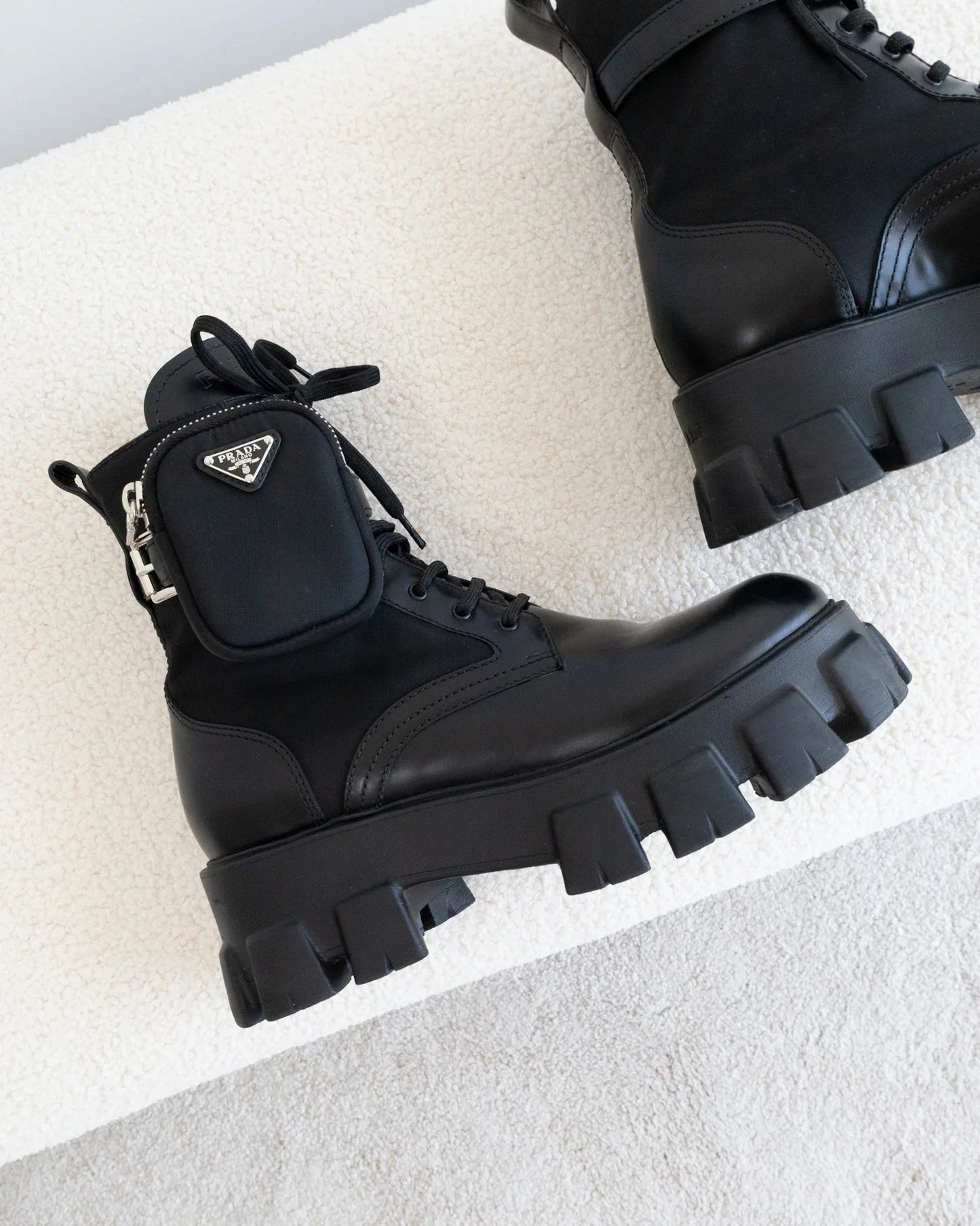 PRADA Monolith 40