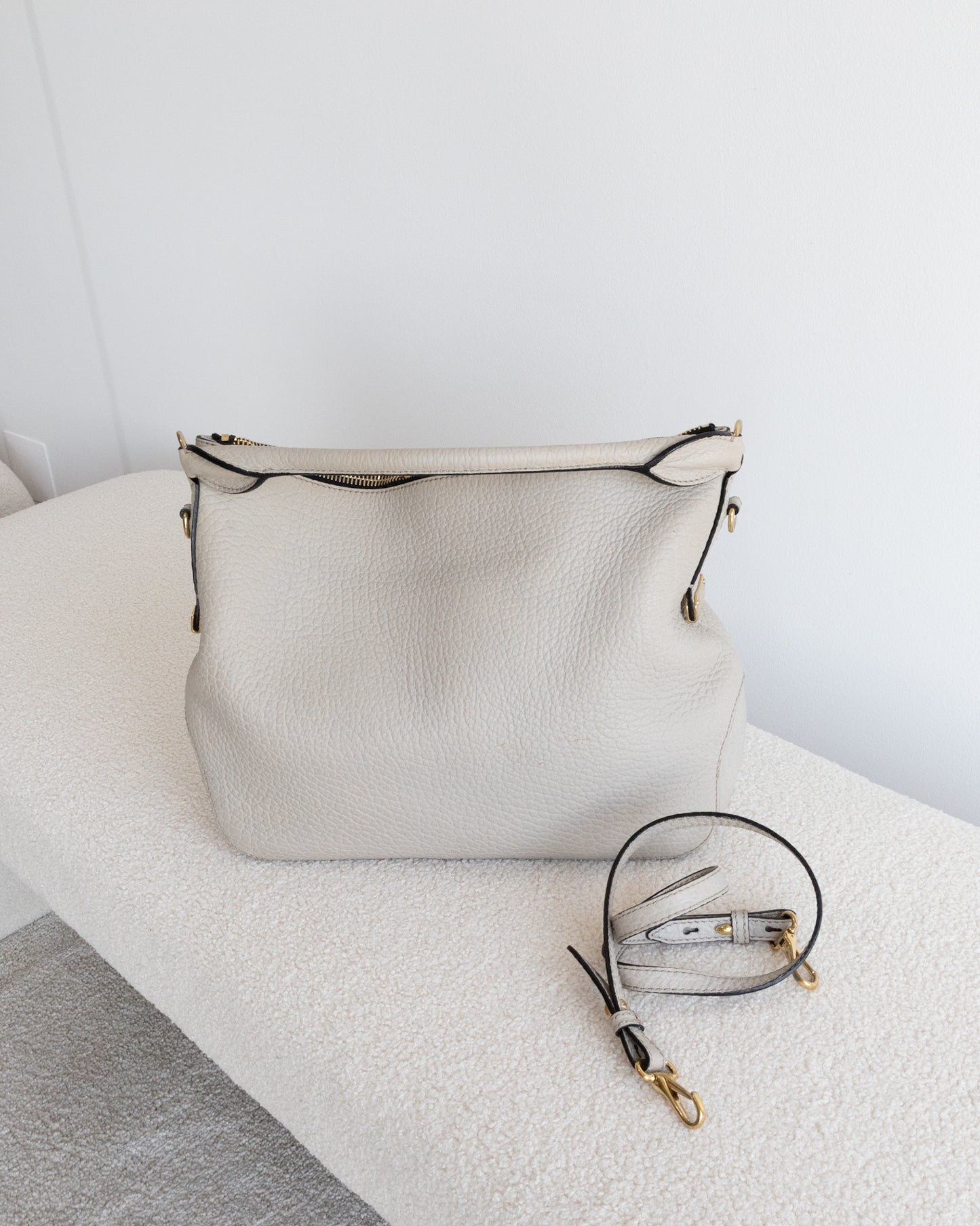 BURBERRY Tote Leather