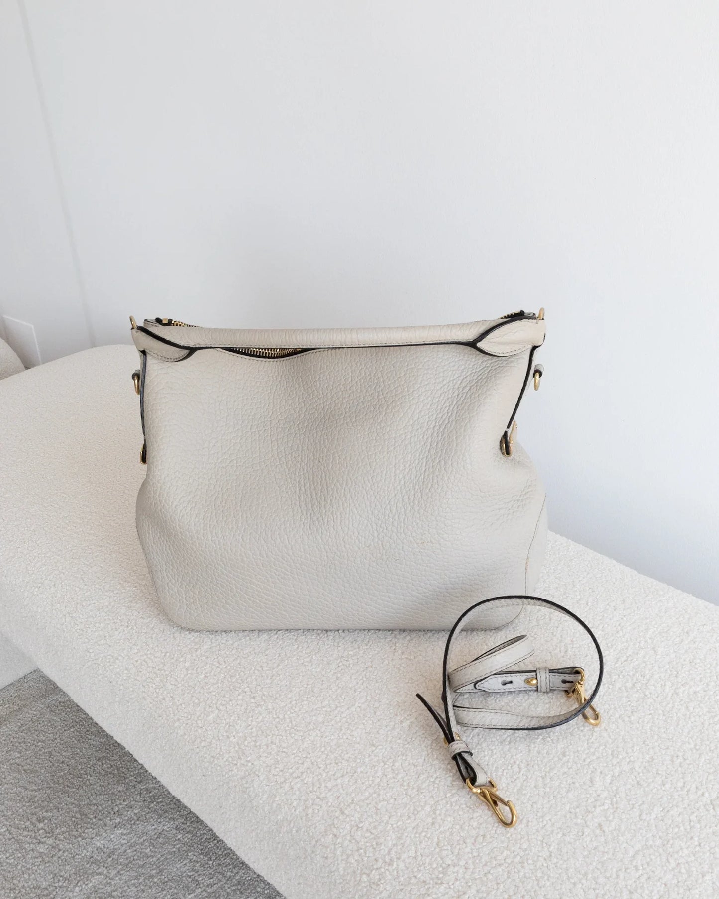 BURBERRY Tote Leather