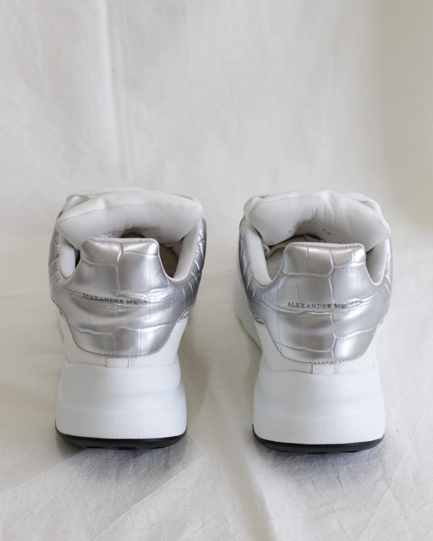 ALEXANDER MCQUEEN 38 - THE VOG CLOSET