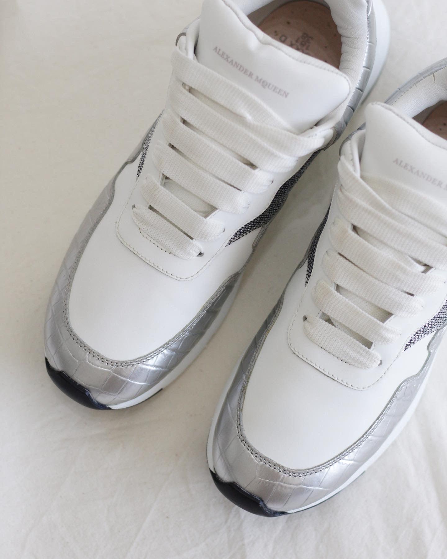 ALEXANDER MCQUEEN 38 - THE VOG CLOSET