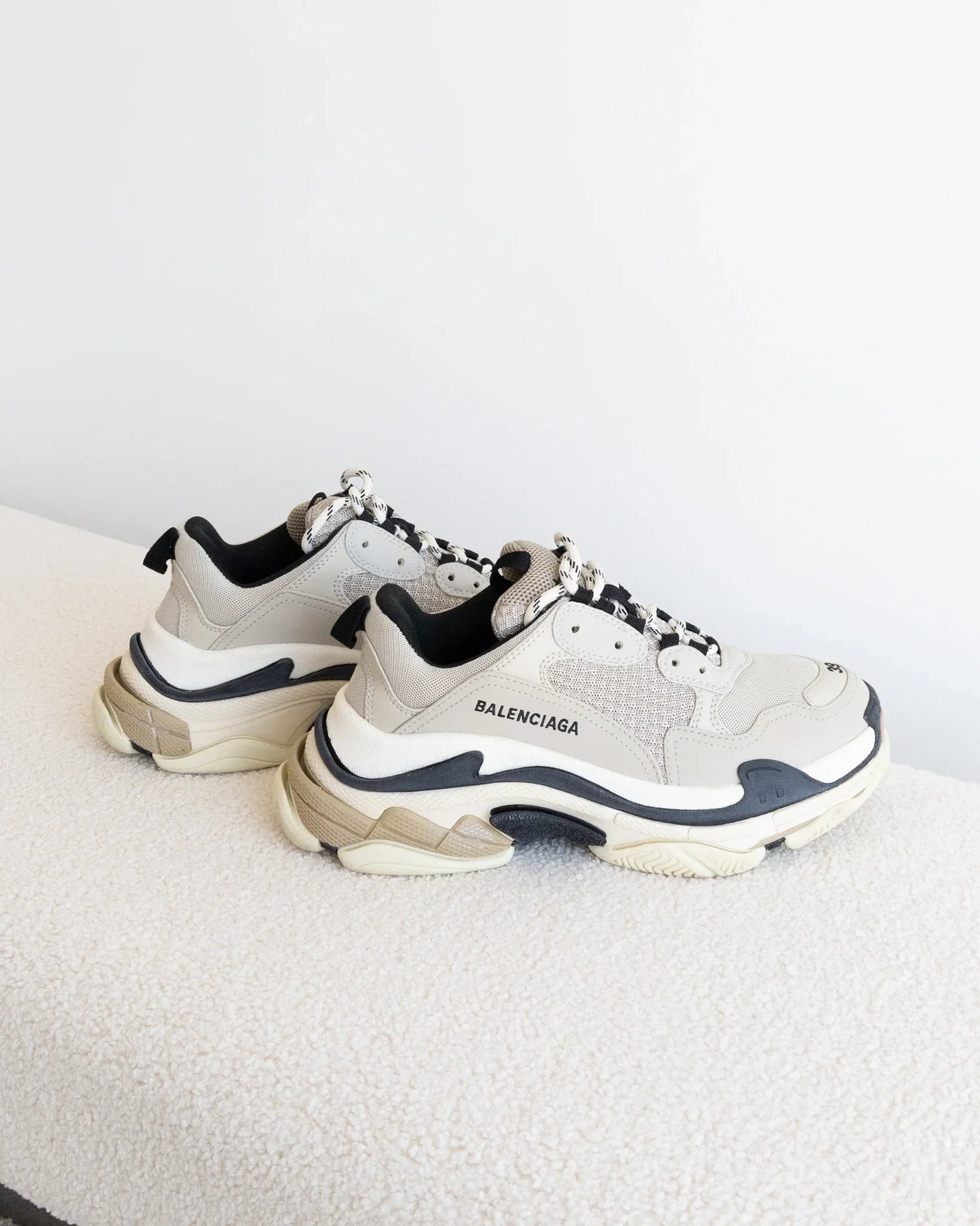 BALENCIAGA TripleS 39 - THE VOG CLOSET