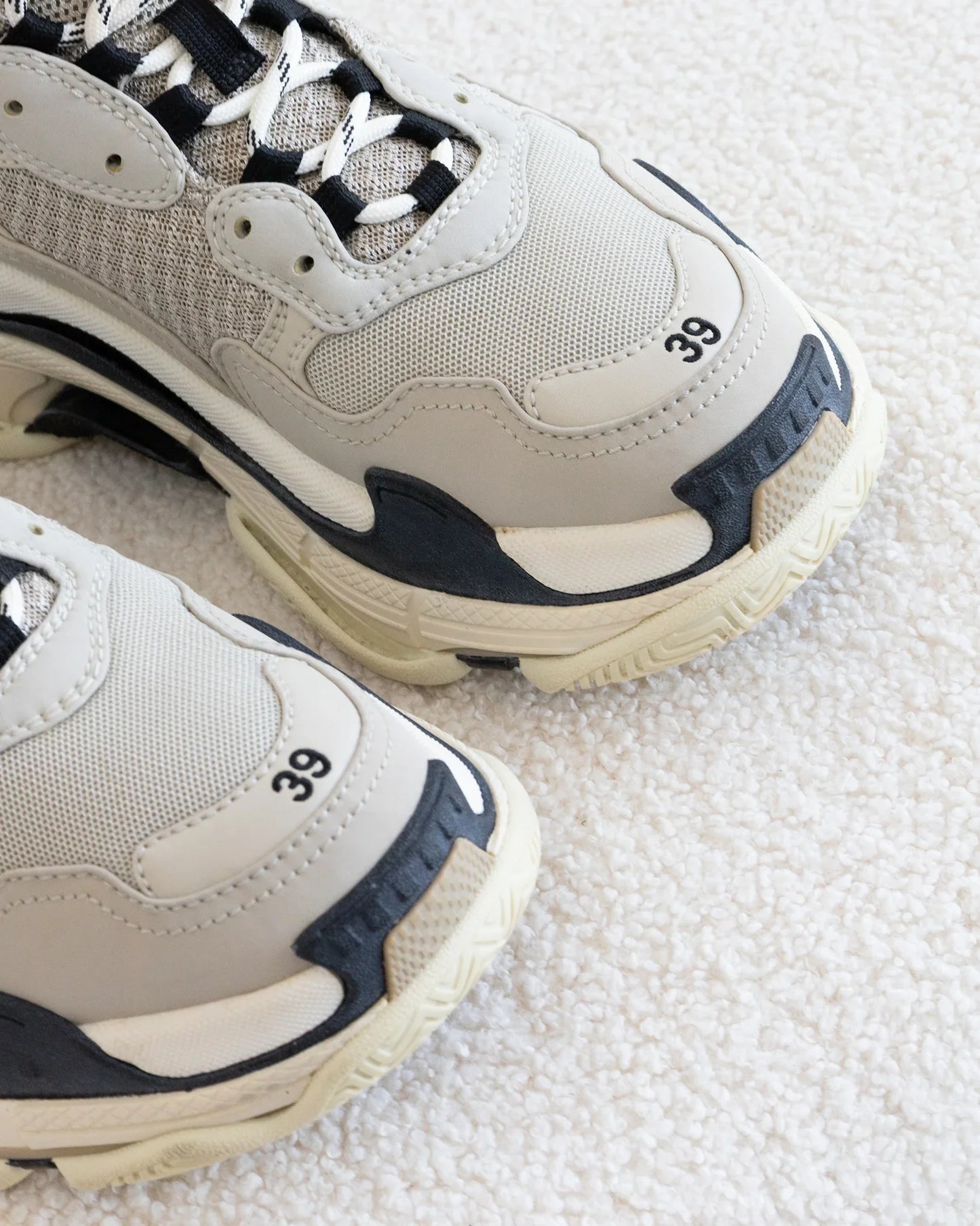 BALENCIAGA TripleS 39 - THE VOG CLOSET