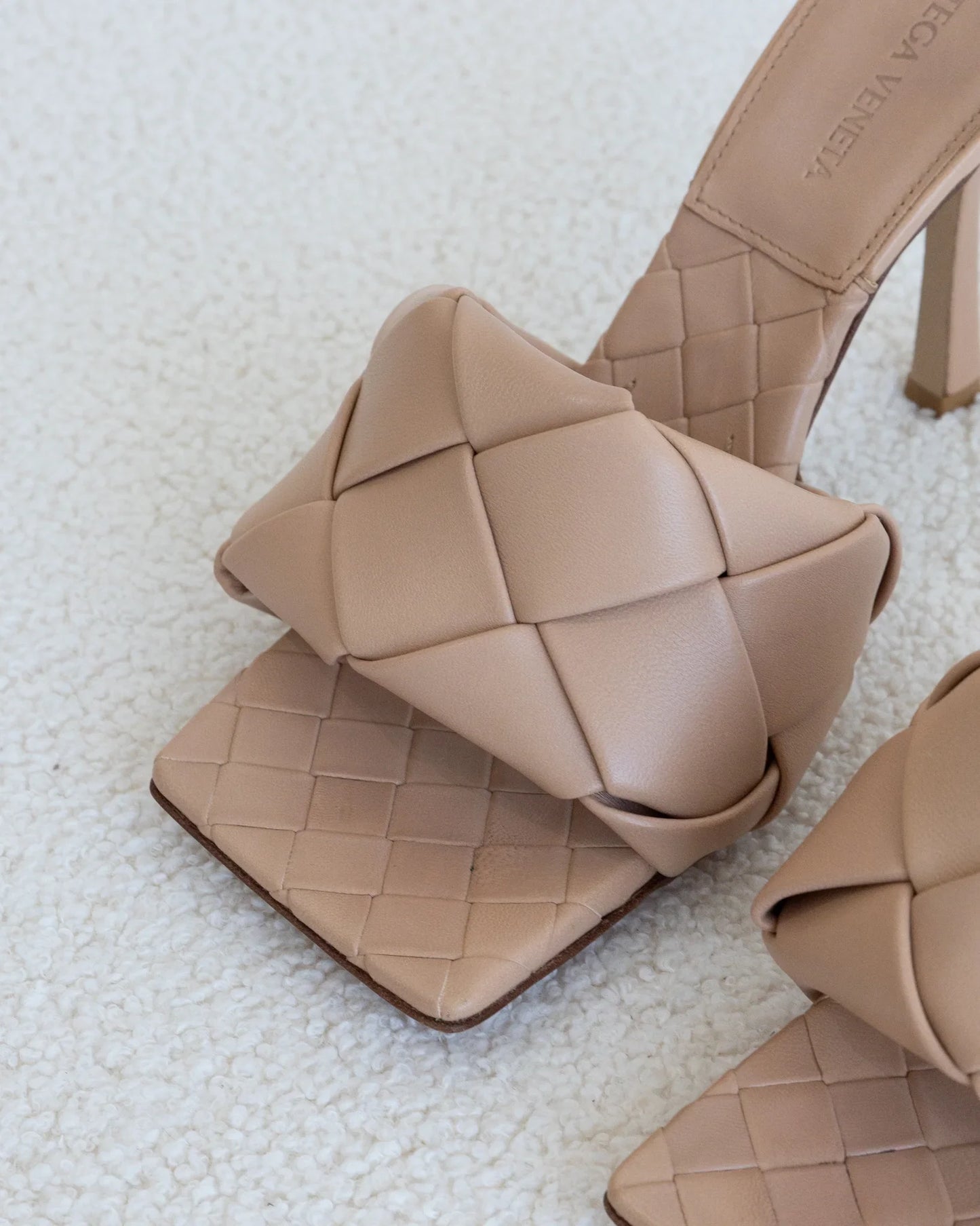 BOTTEGA VENETA Lido Mules 38 - THE VOG CLOSET