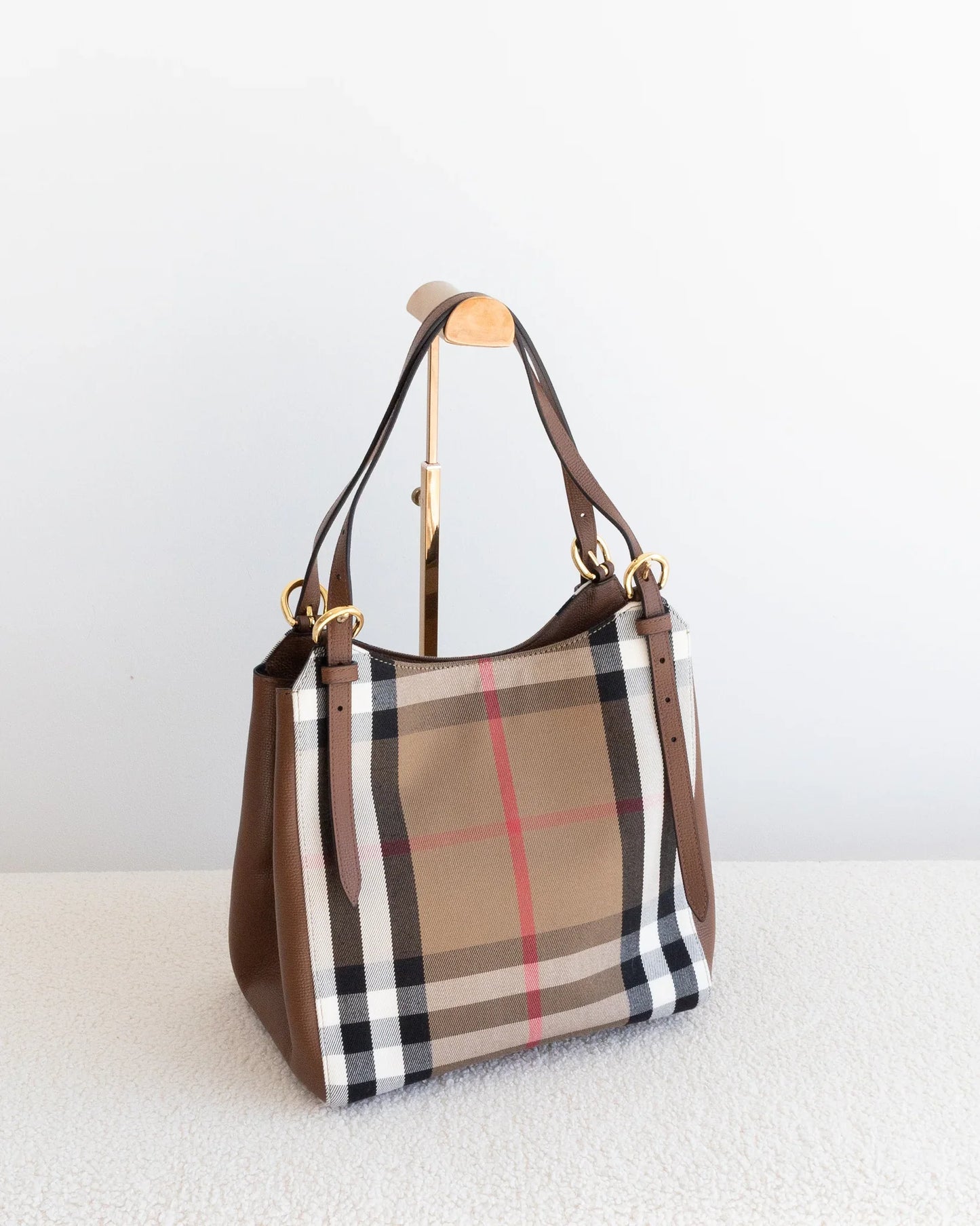 BURBERRY Tote - THE VOG CLOSET