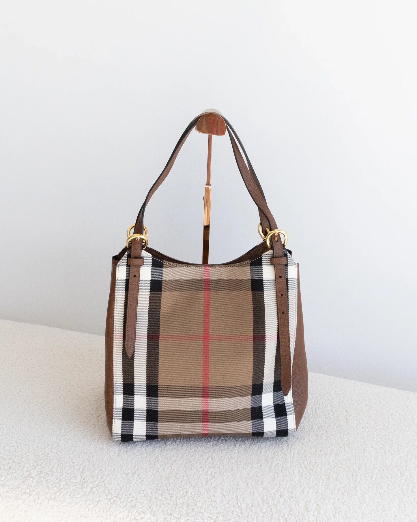 BURBERRY Tote - THE VOG CLOSET