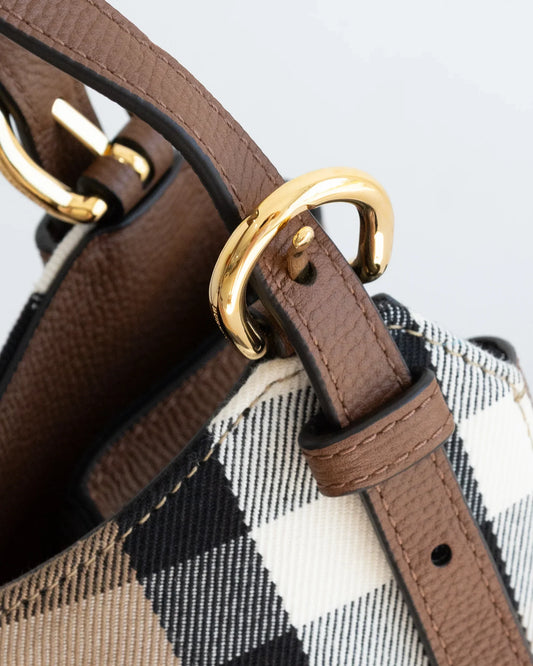 BURBERRY Tote - THE VOG CLOSET