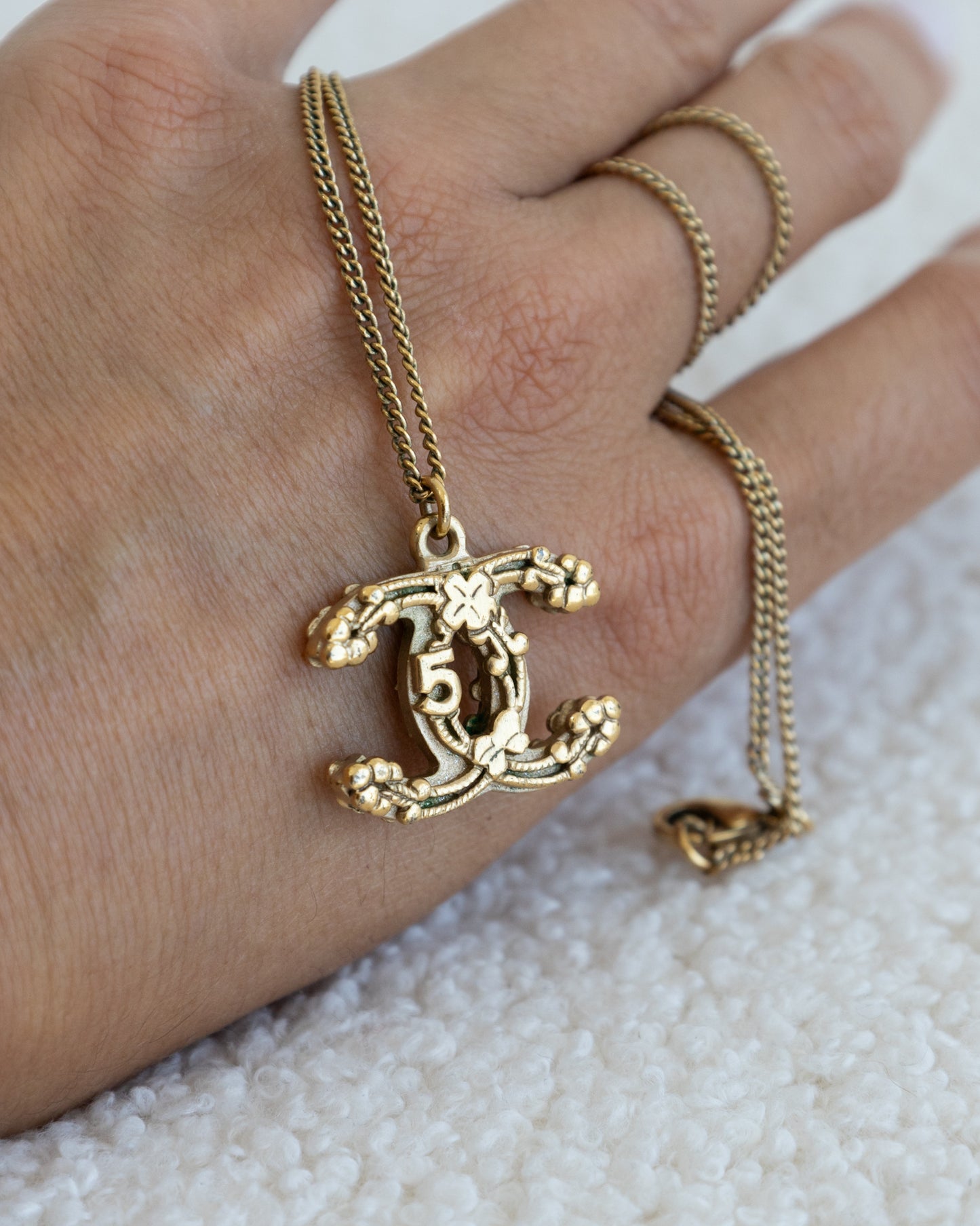 CHANEL CC Necklace - THE VOG CLOSET