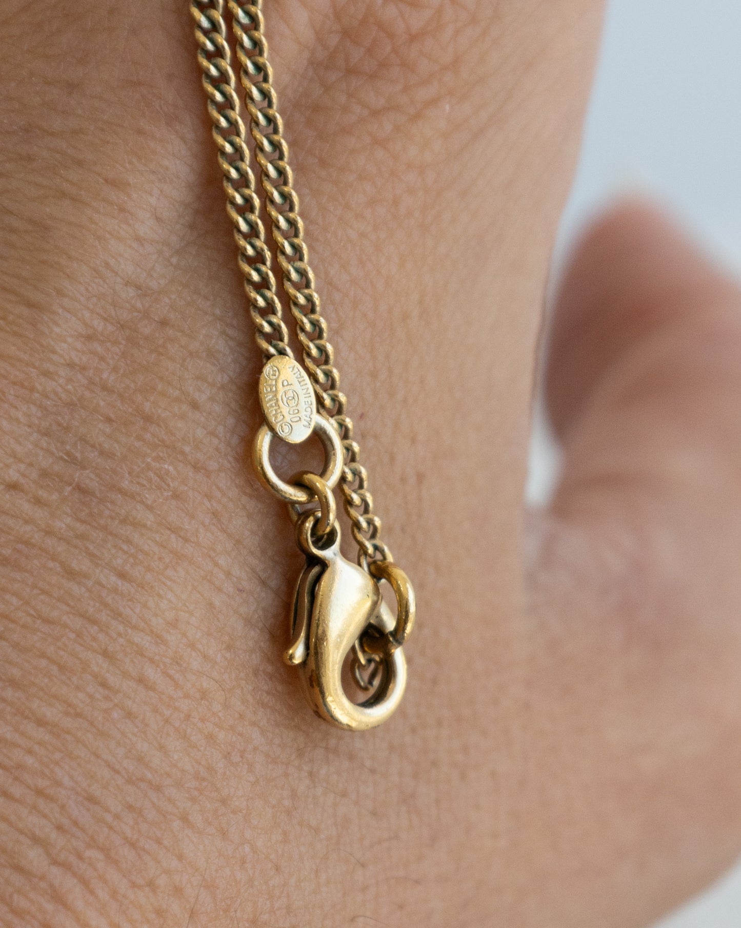CHANEL CC Necklace - THE VOG CLOSET