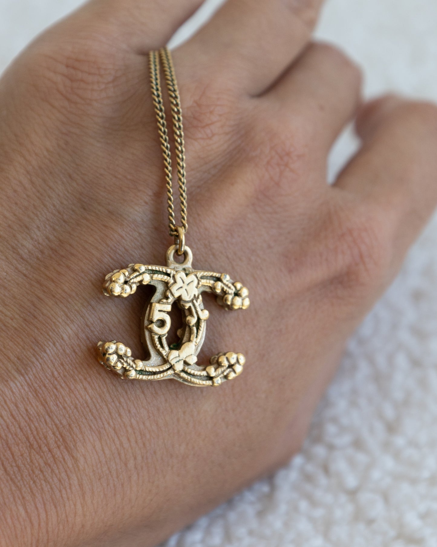 CHANEL CC Necklace - THE VOG CLOSET