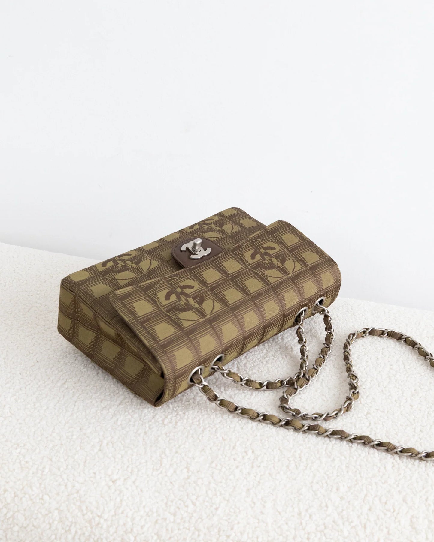 CHANEL Classic Flap - THE VOG CLOSET