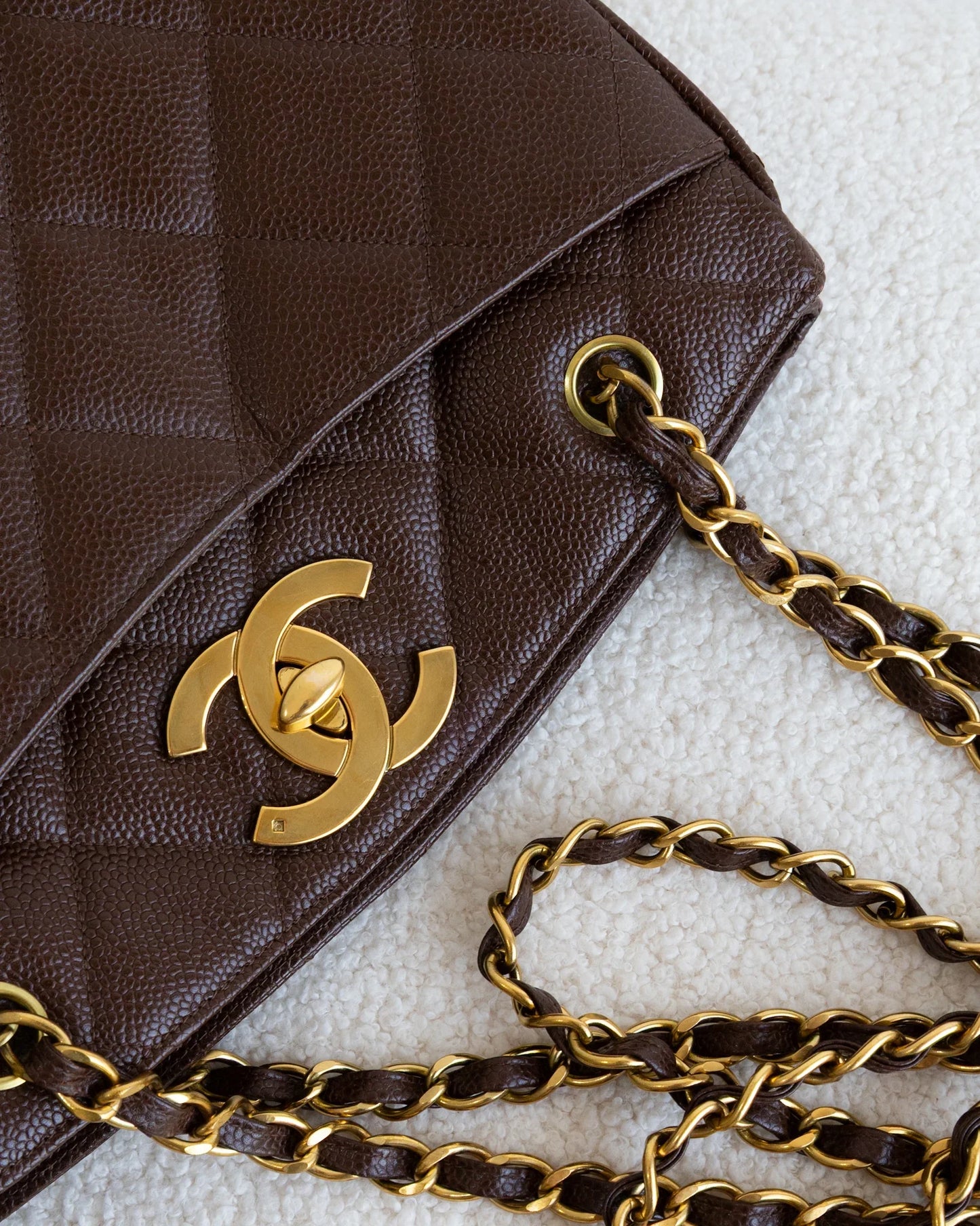 CHANEL Tote Bag - THE VOG CLOSET