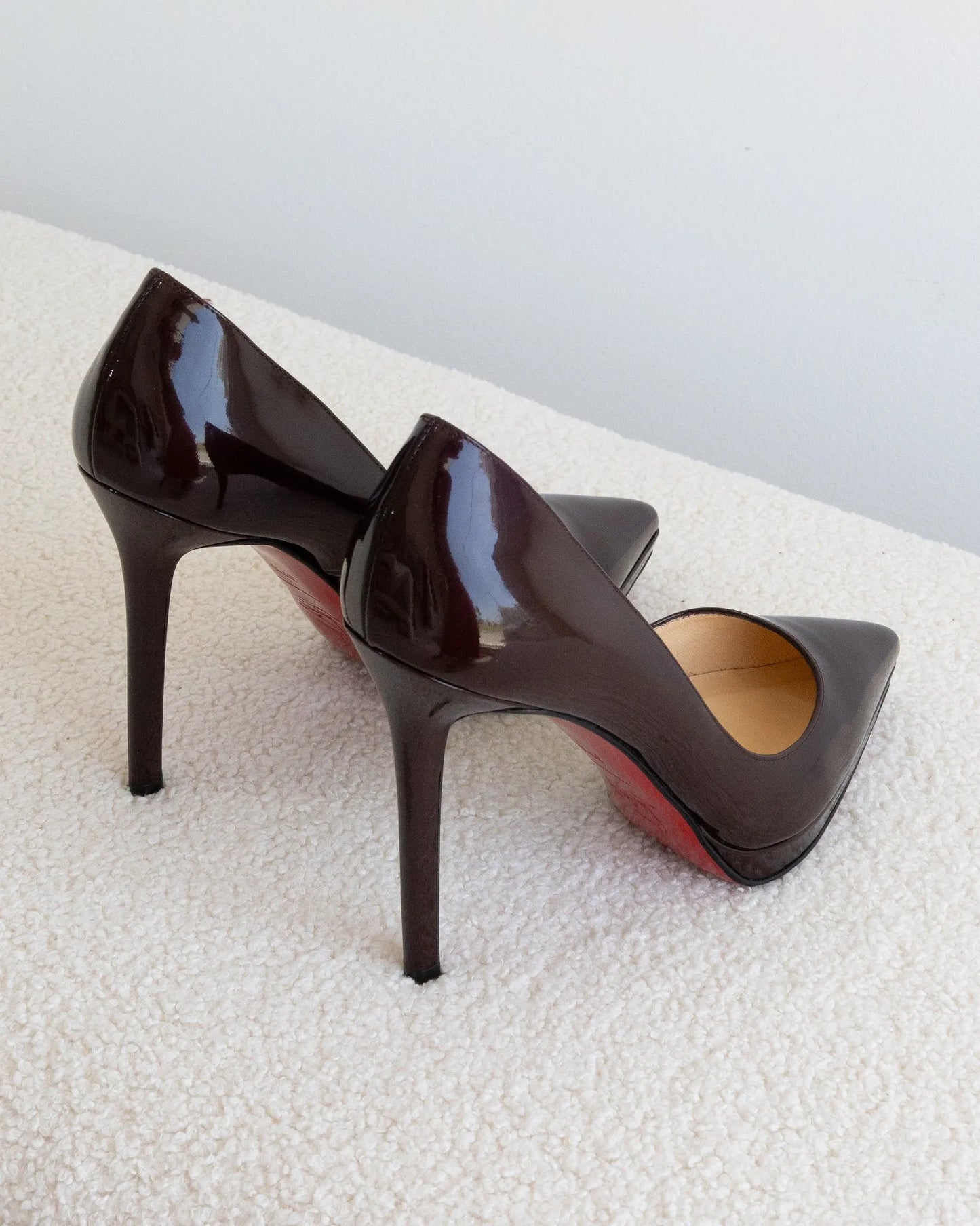CHRISTIAN LOUBOUTIN 37,5 - THE VOG CLOSET