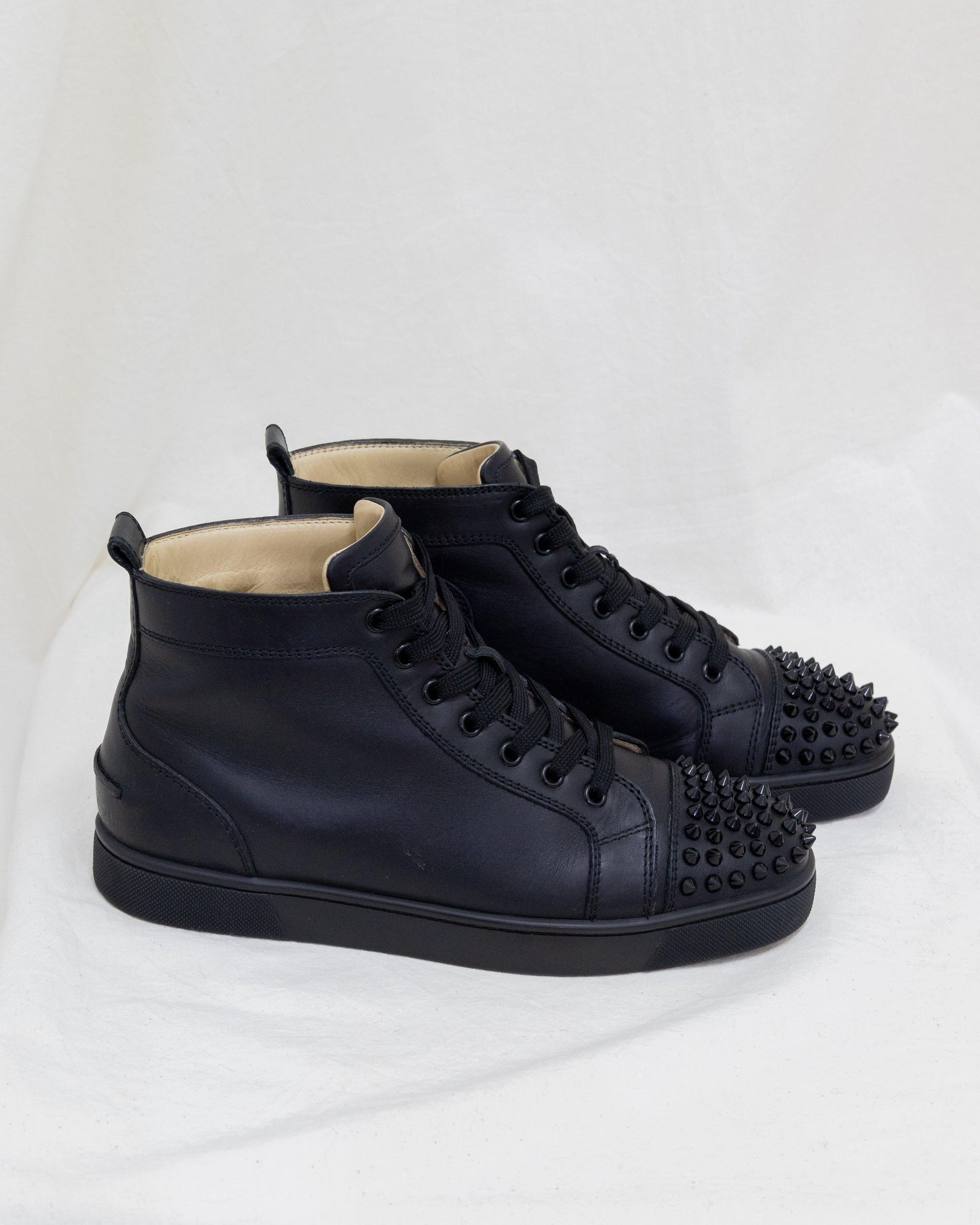 CHRISTIAN LOUBOUTIN Sneakers 39,5 - THE VOG CLOSET
