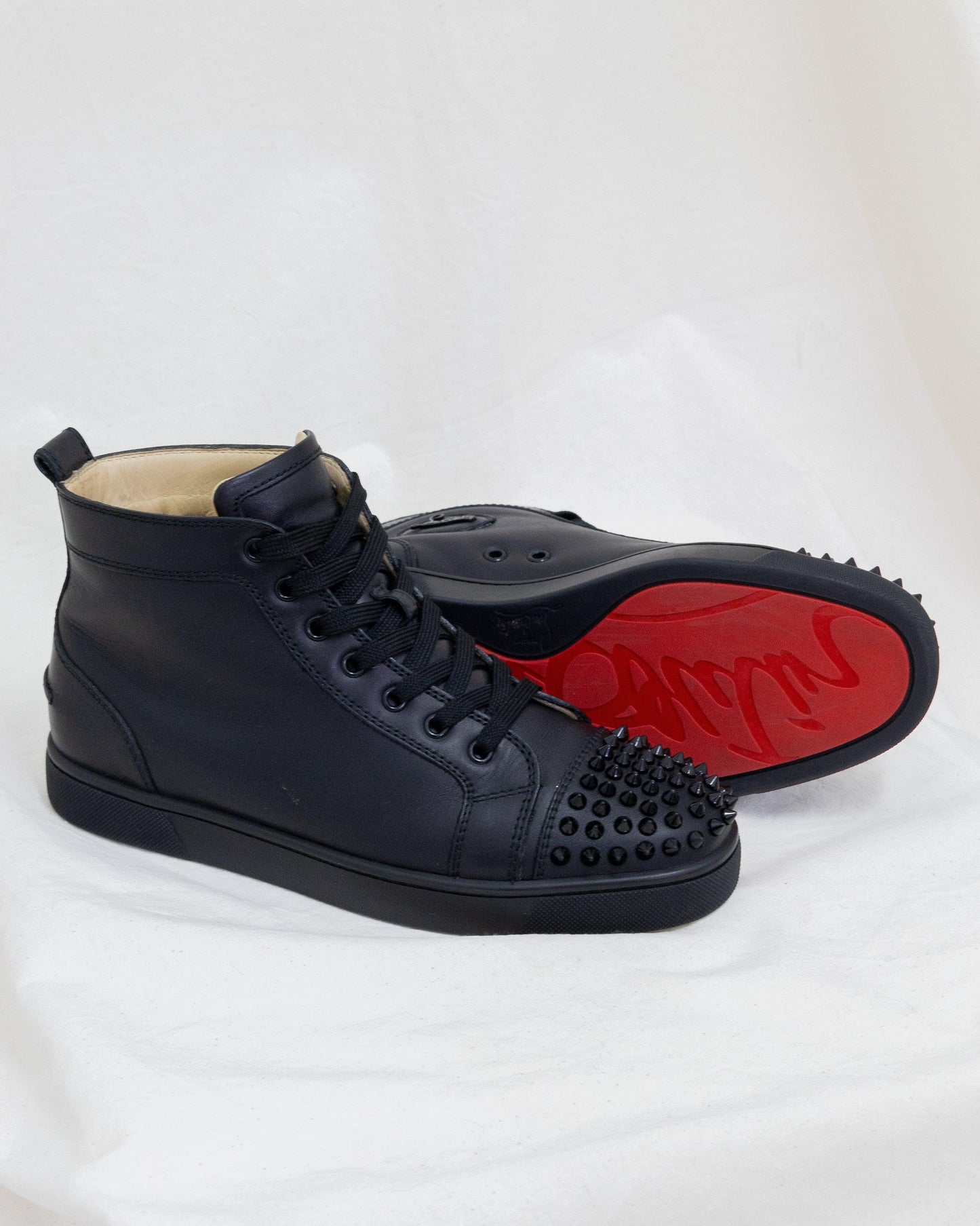 CHRISTIAN LOUBOUTIN Sneakers 39,5 - THE VOG CLOSET