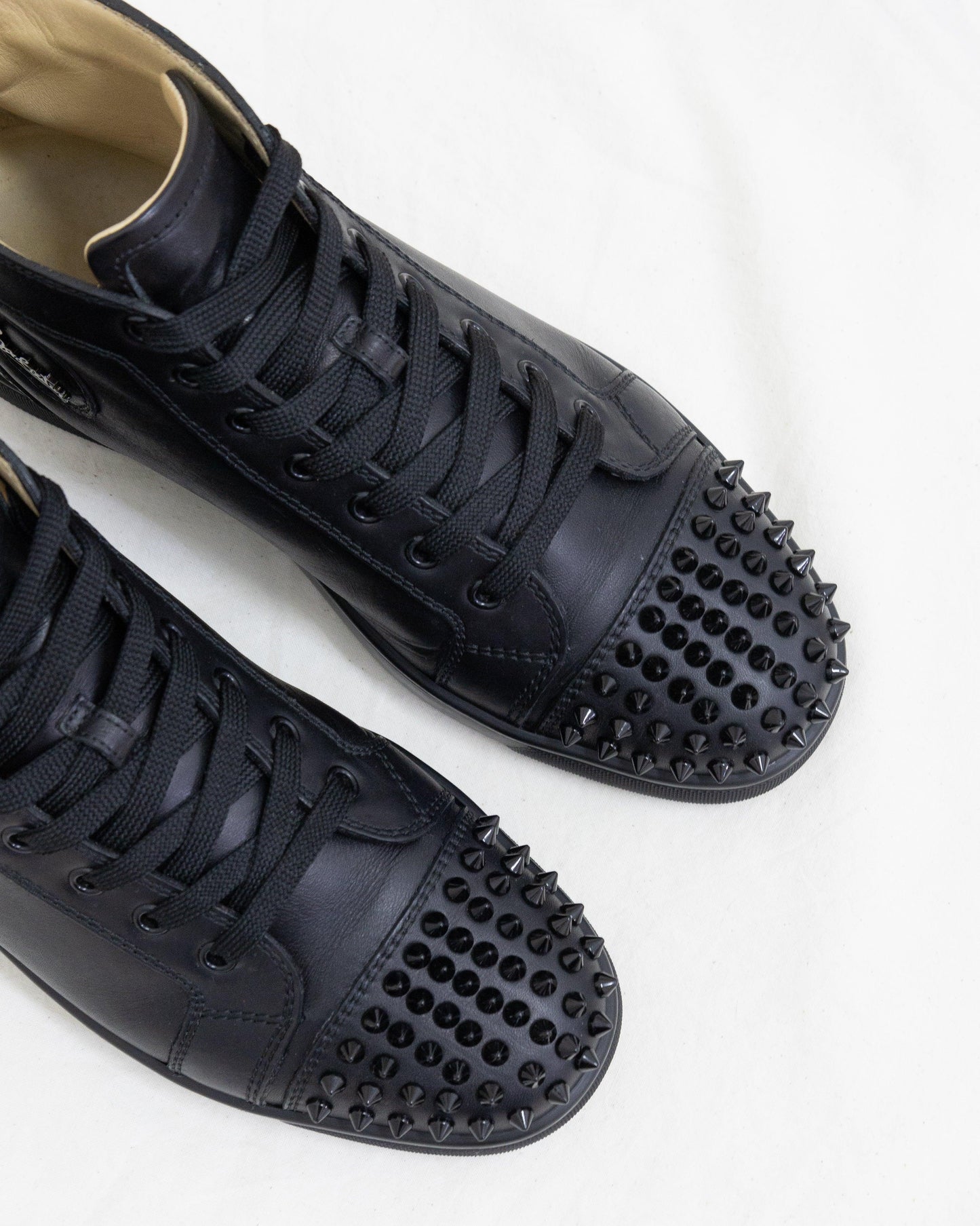 CHRISTIAN LOUBOUTIN Sneakers 39,5 - THE VOG CLOSET