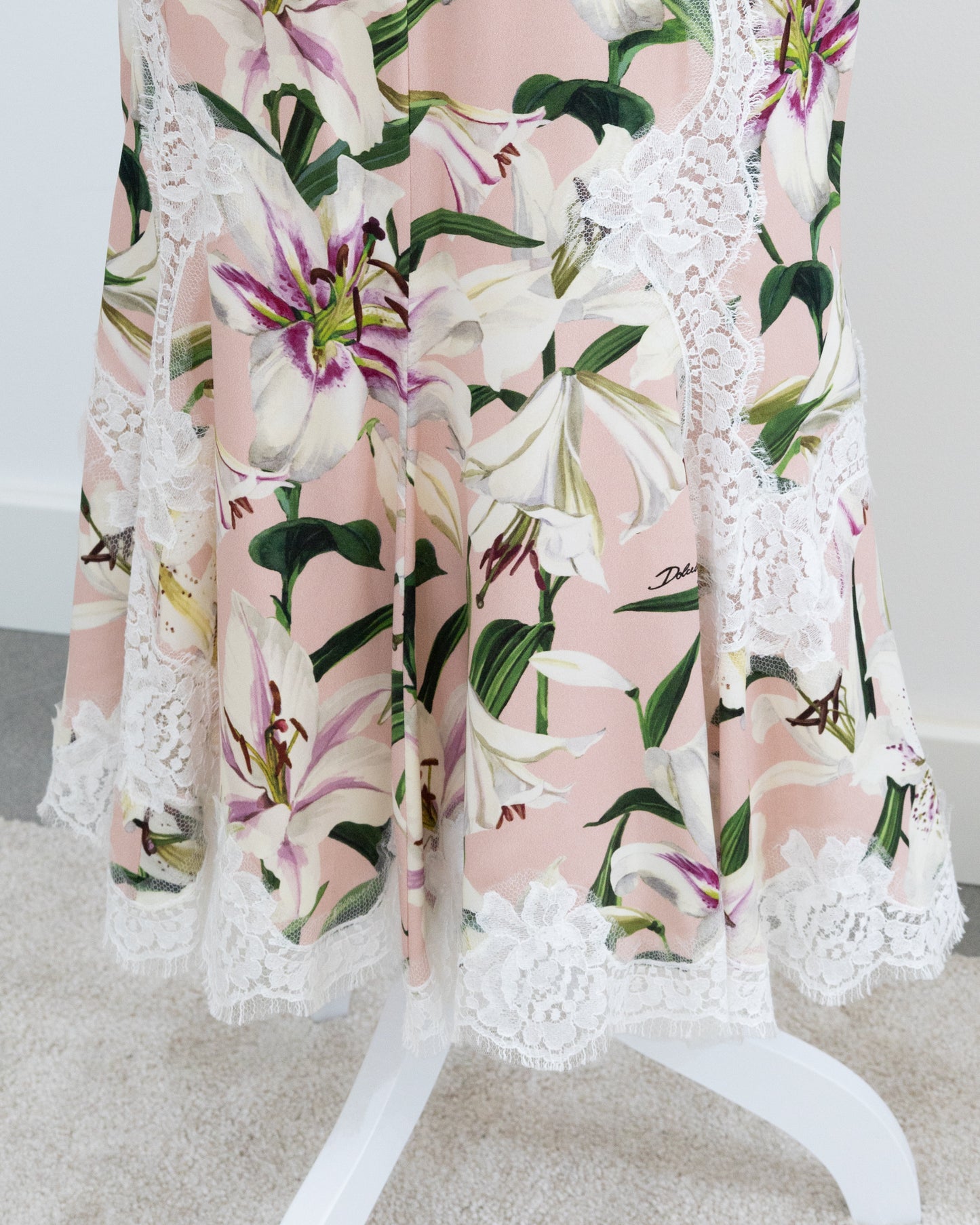 DOLCE GABBANA Midi Skirt 38 - THE VOG CLOSET