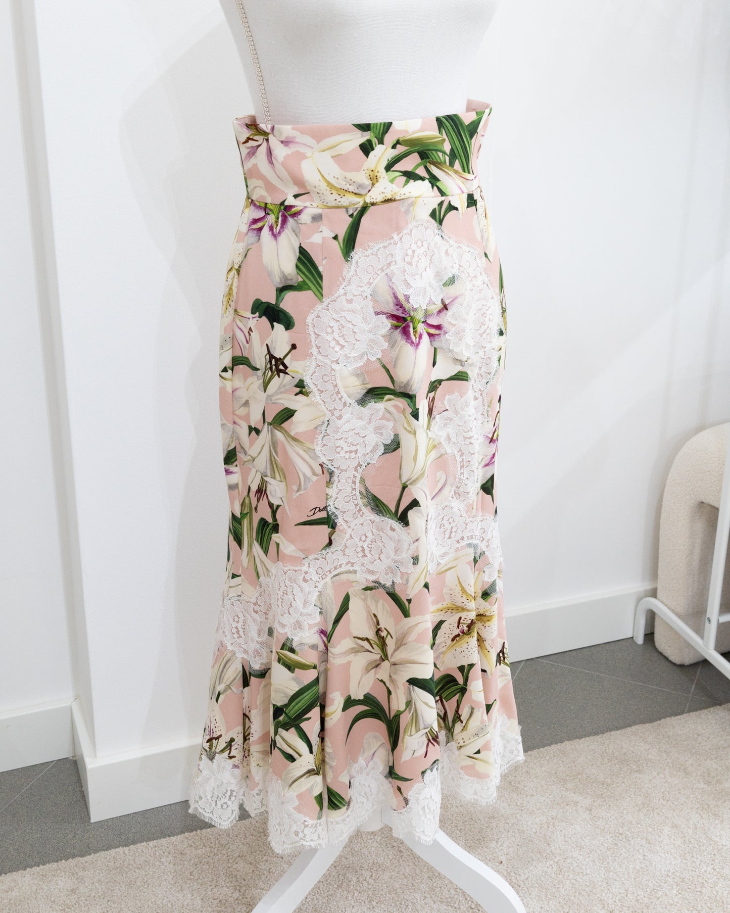 DOLCE GABBANA Midi Skirt 38 - THE VOG CLOSET