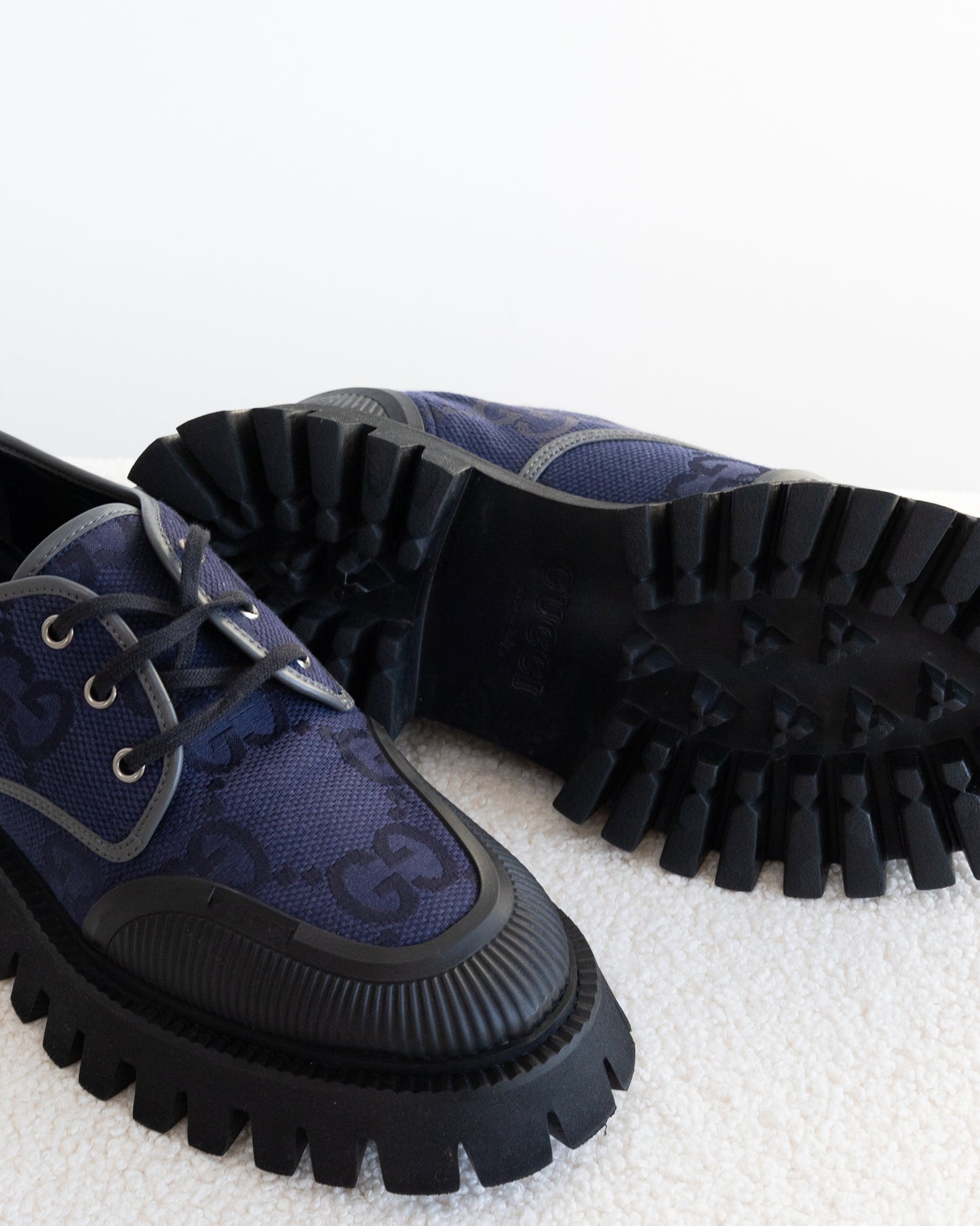 GUCCI Maxi Sneakers 42 - THE VOG CLOSET
