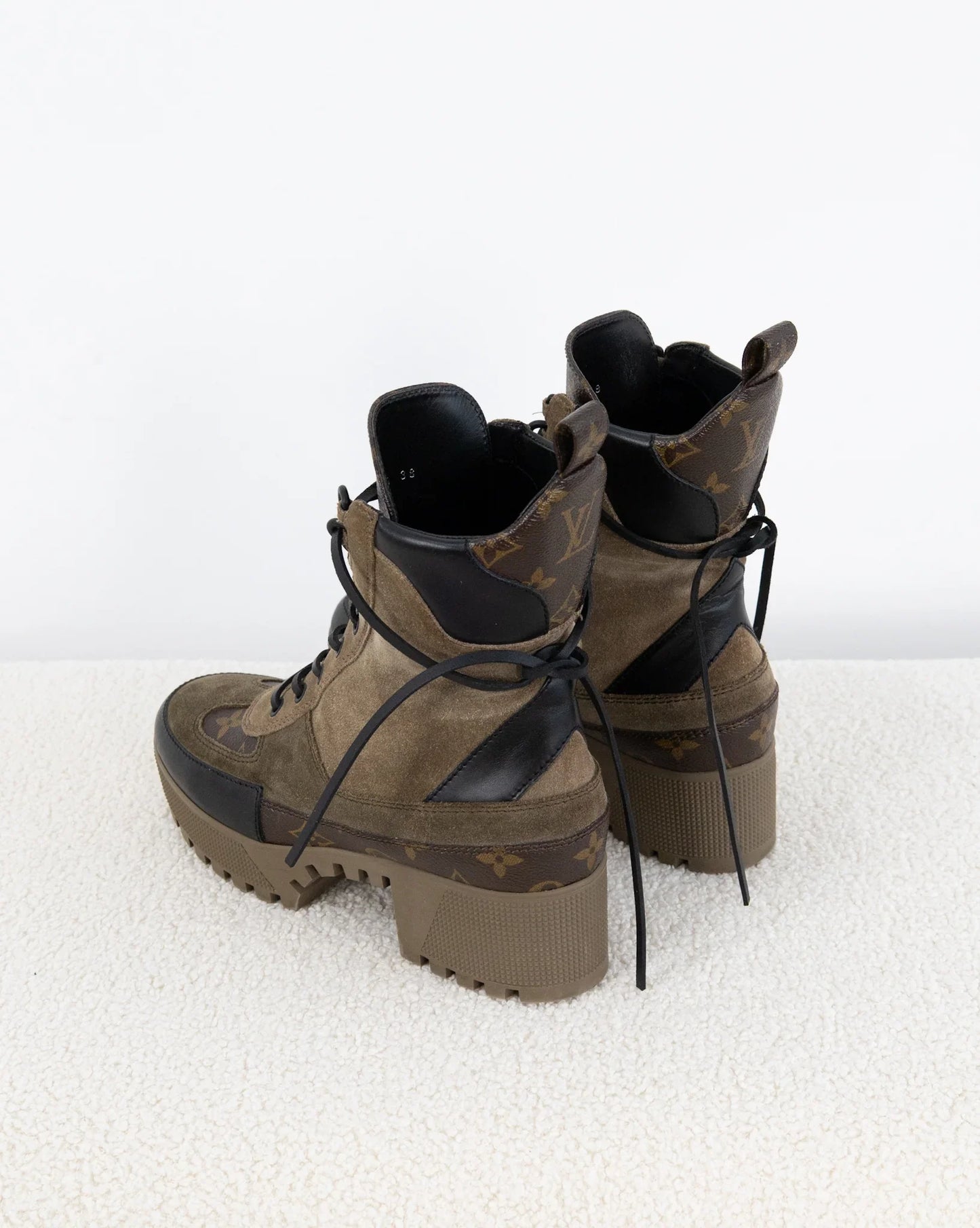 LOUIS VUITTON Desert Boots 38 - THE VOG CLOSET