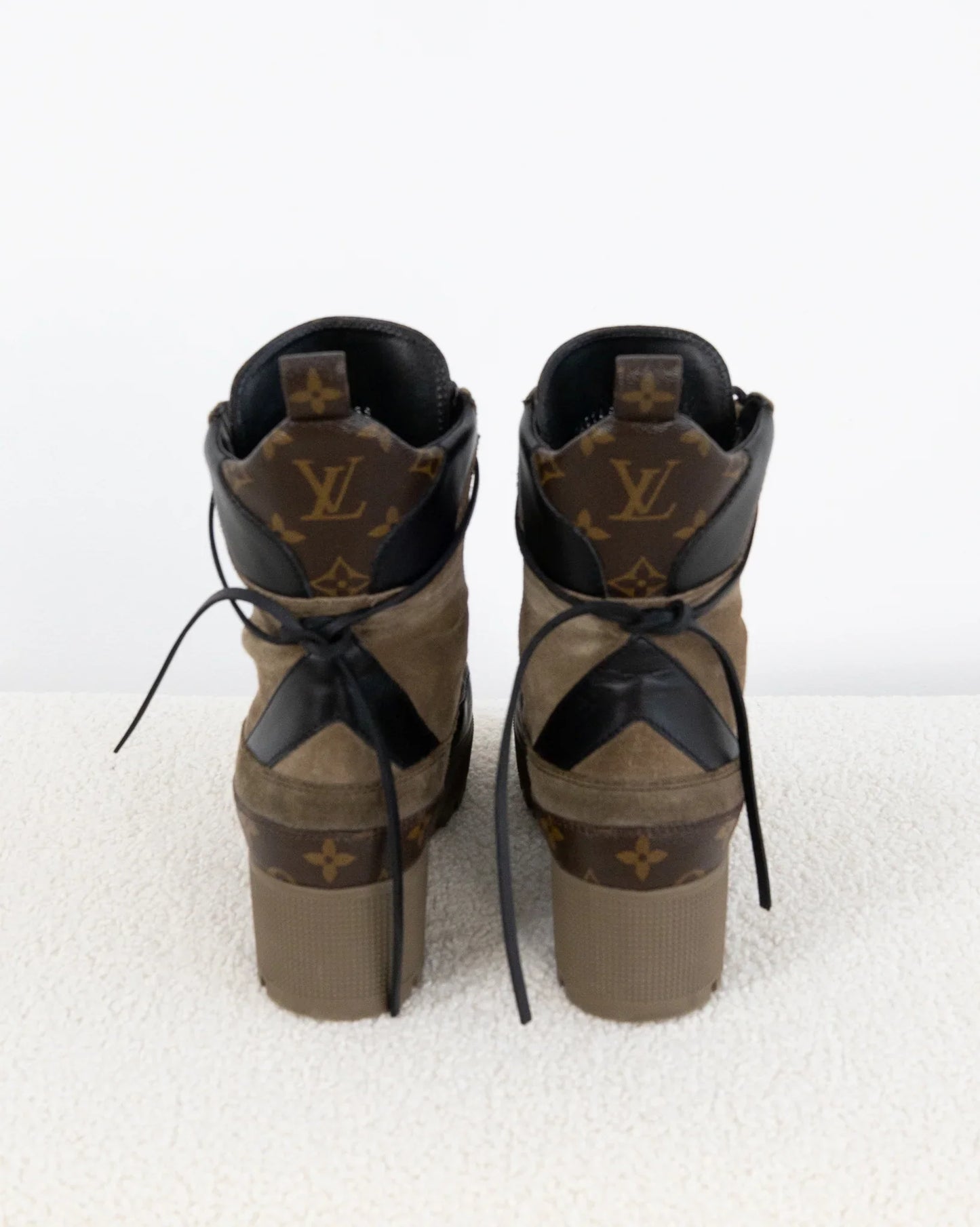 LOUIS VUITTON Desert Boots 38 - THE VOG CLOSET