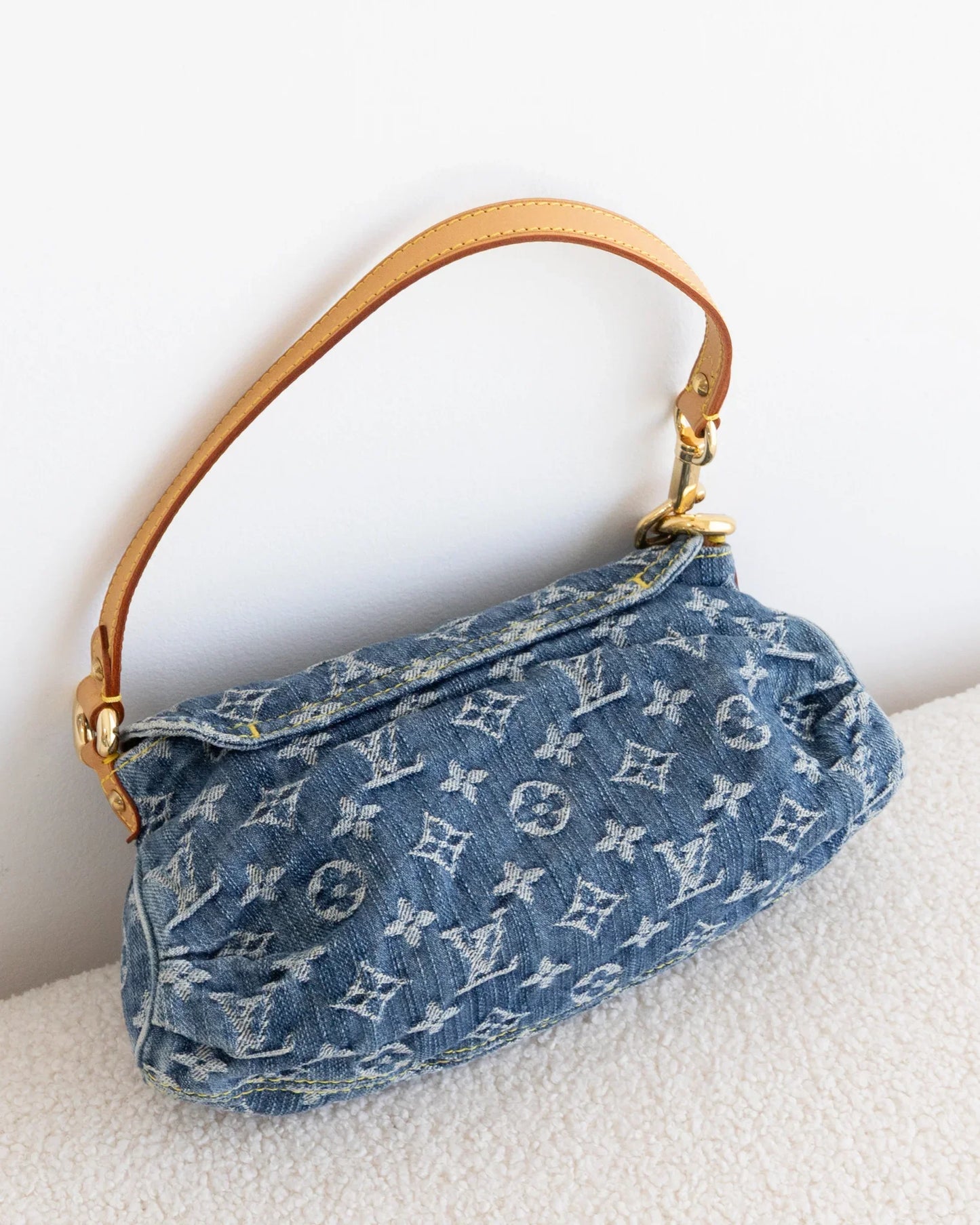 LOUIS VUITTON Pleaty - THE VOG CLOSET