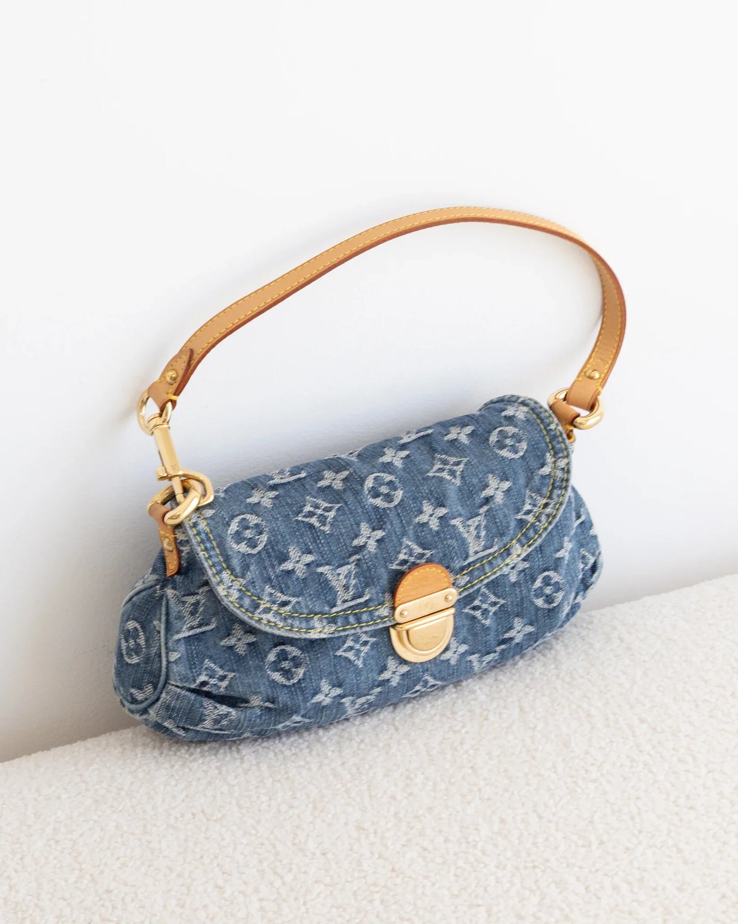 LOUIS VUITTON Pleaty - THE VOG CLOSET