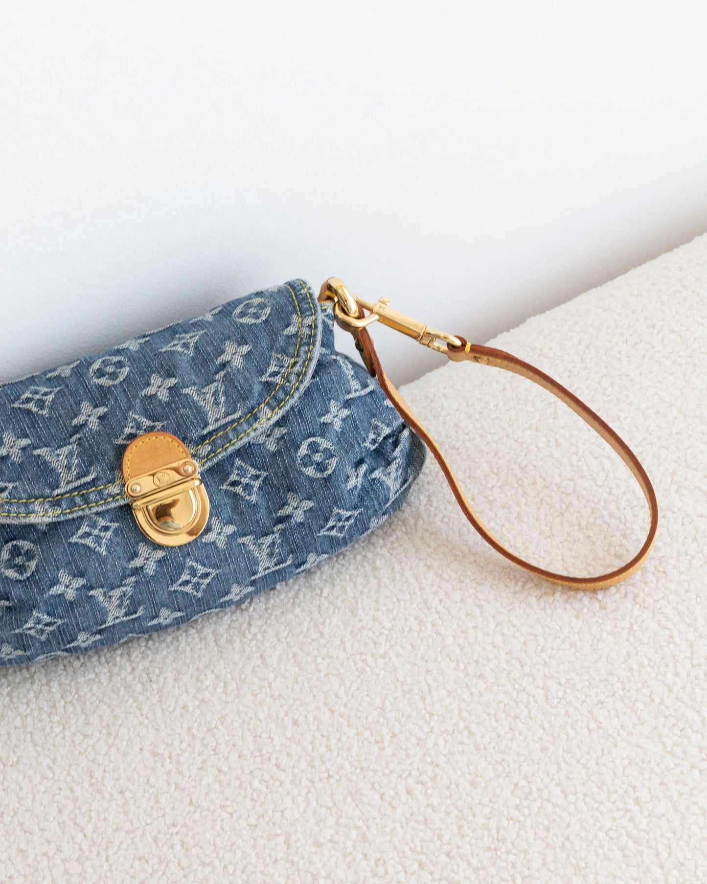 LOUIS VUITTON Pleaty - THE VOG CLOSET
