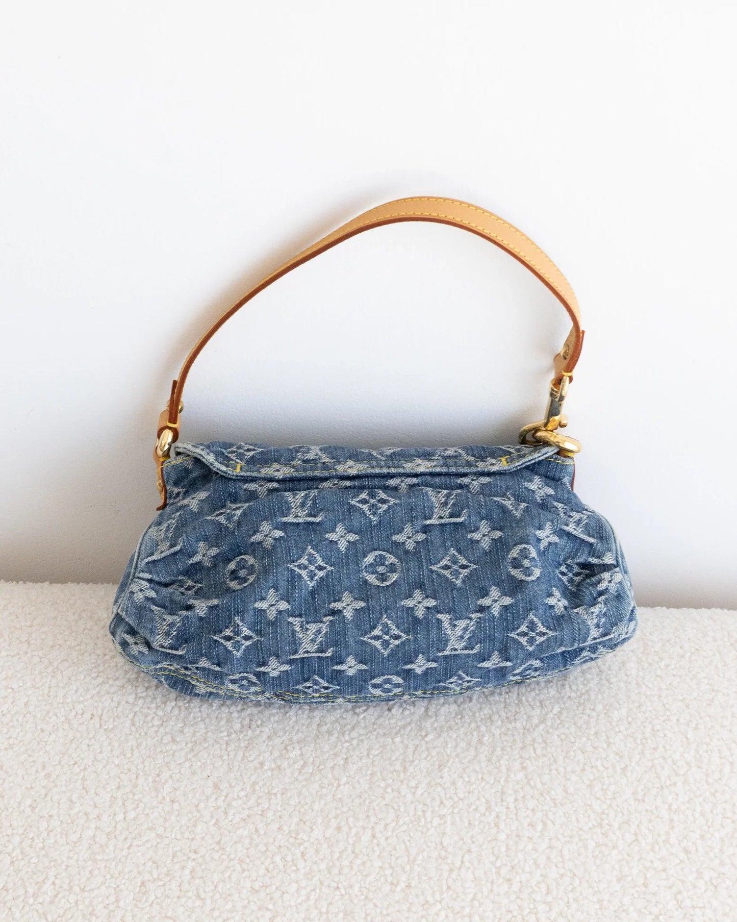 LOUIS VUITTON Pleaty - THE VOG CLOSET
