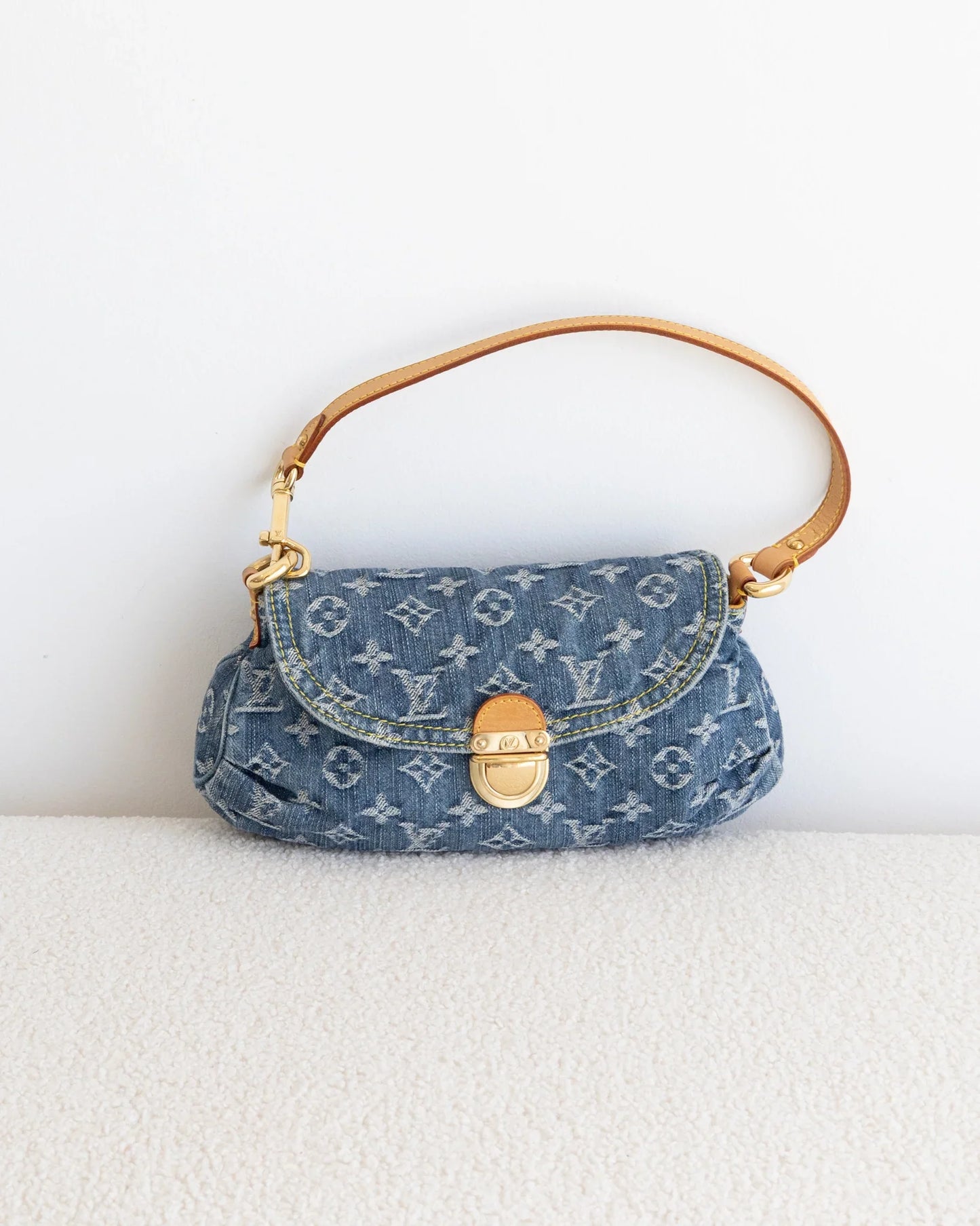LOUIS VUITTON Pleaty - THE VOG CLOSET