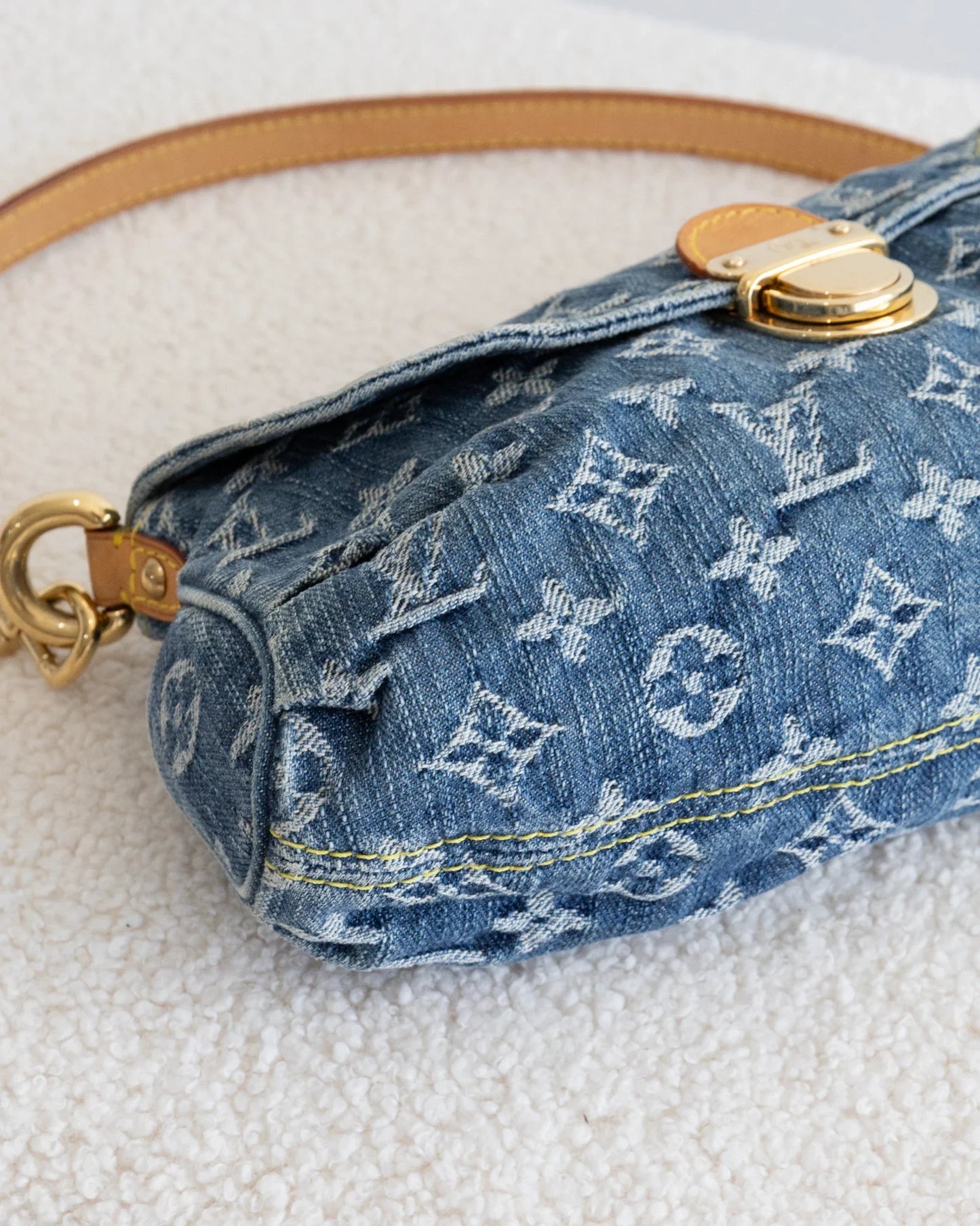 LOUIS VUITTON Pleaty - THE VOG CLOSET
